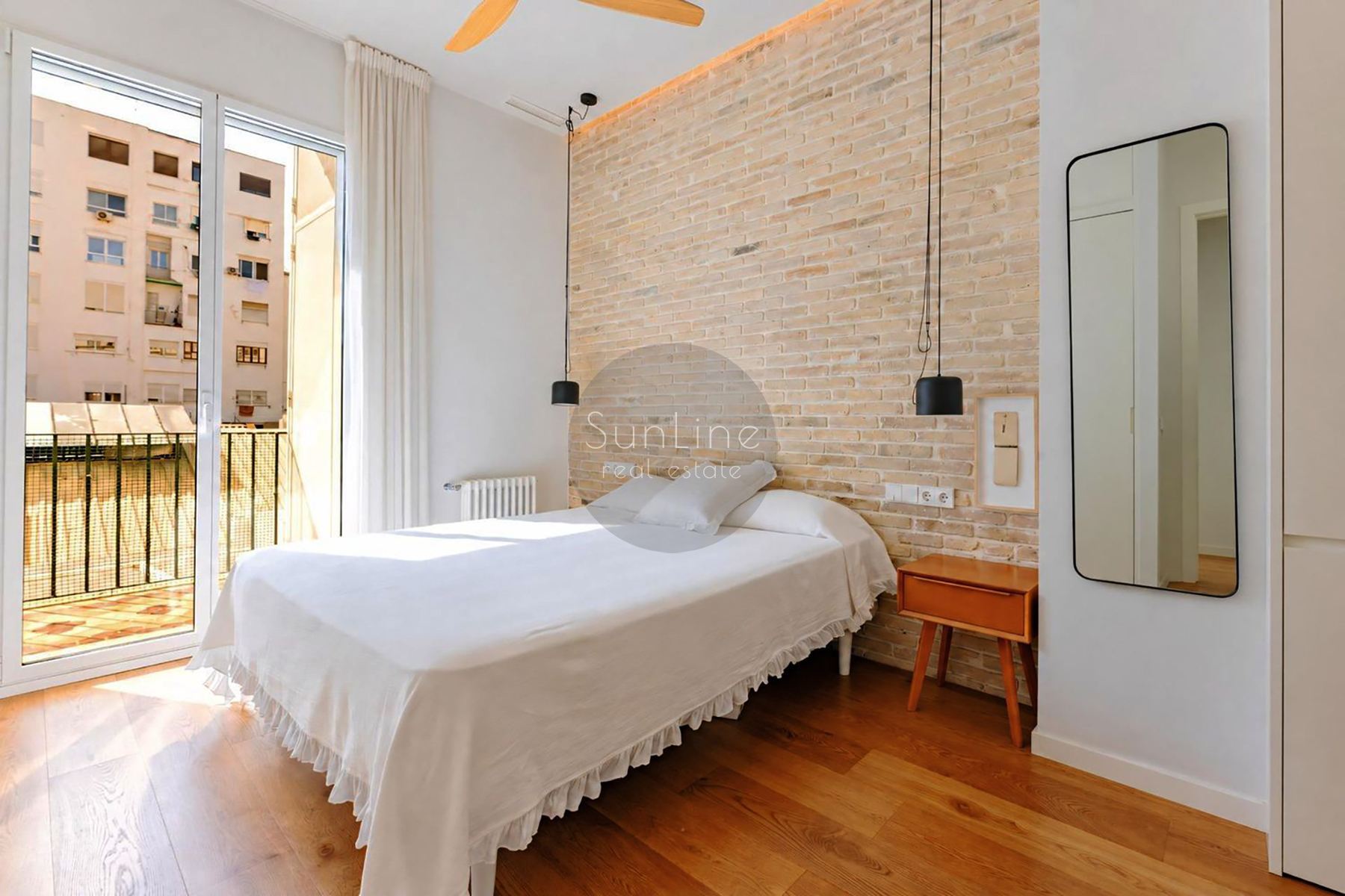 Elegant 102 m² apartment with designer renovation in Gran Vía