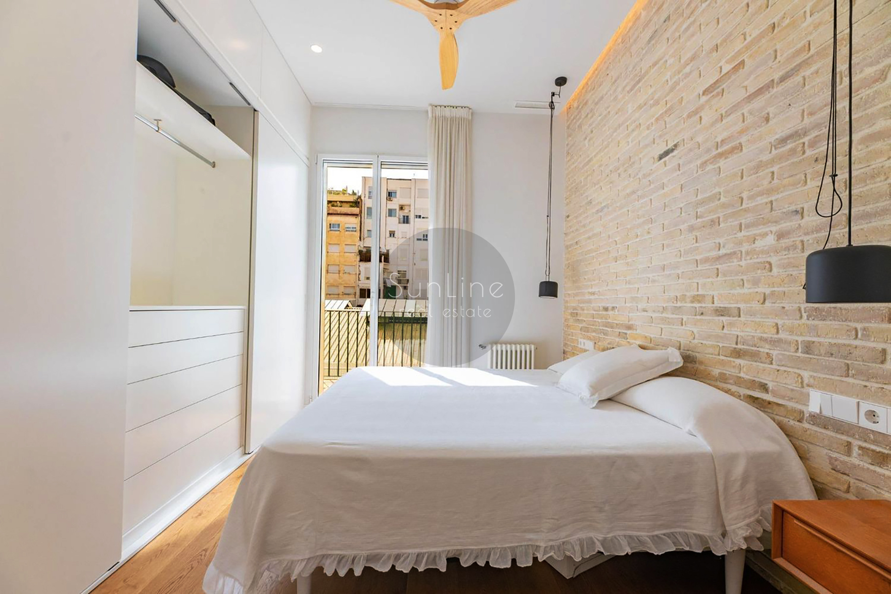 Elegant 102 m² apartment with designer renovation in Gran Vía
