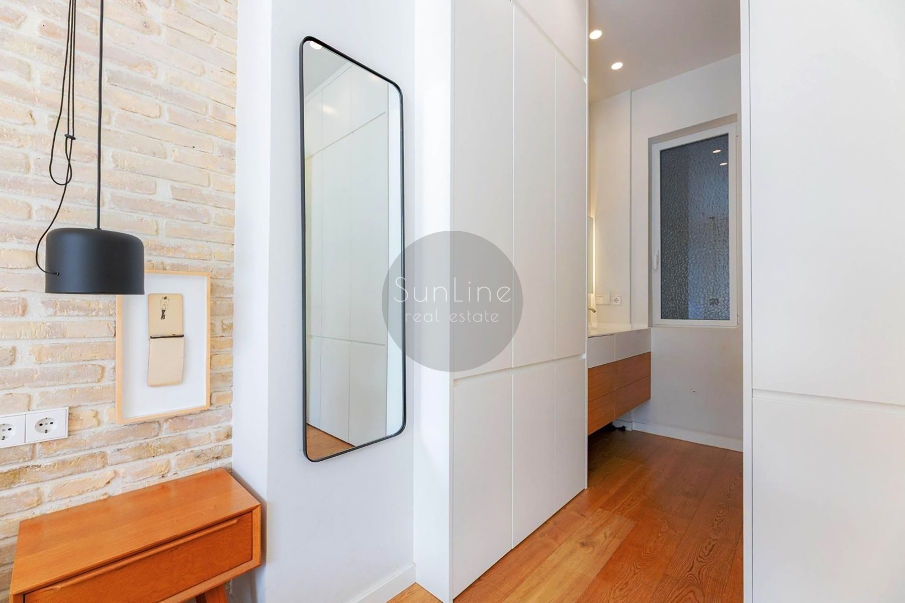 Elegant 102 m² apartment with designer renovation in Gran Vía
