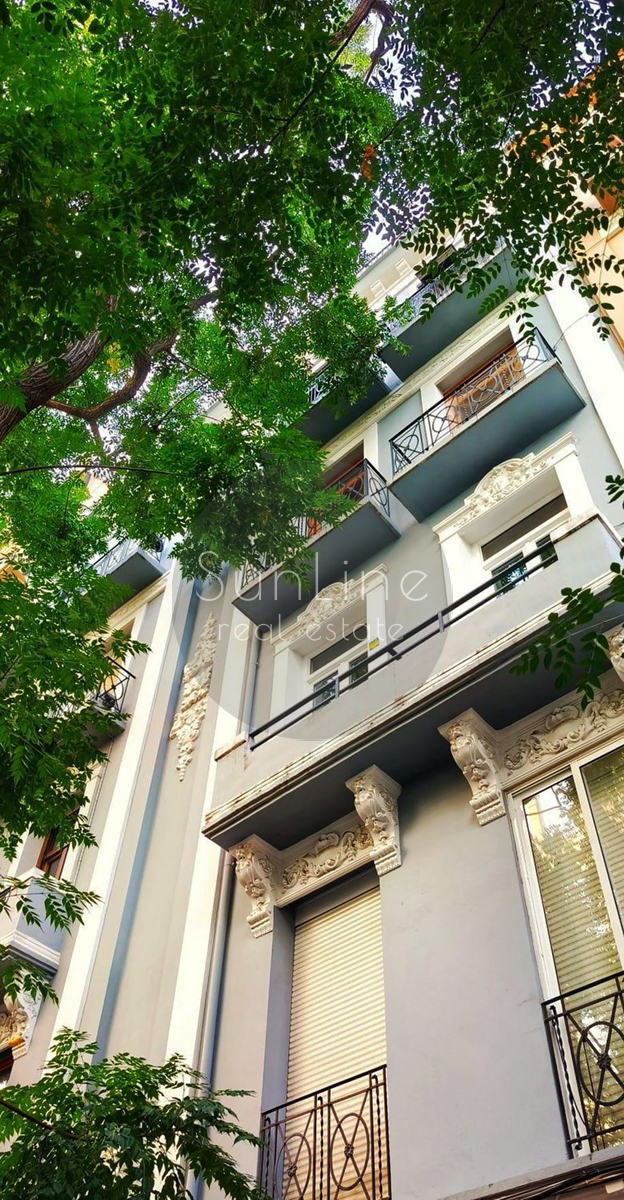 Elegant 102 m² apartment with designer renovation in Gran Vía
