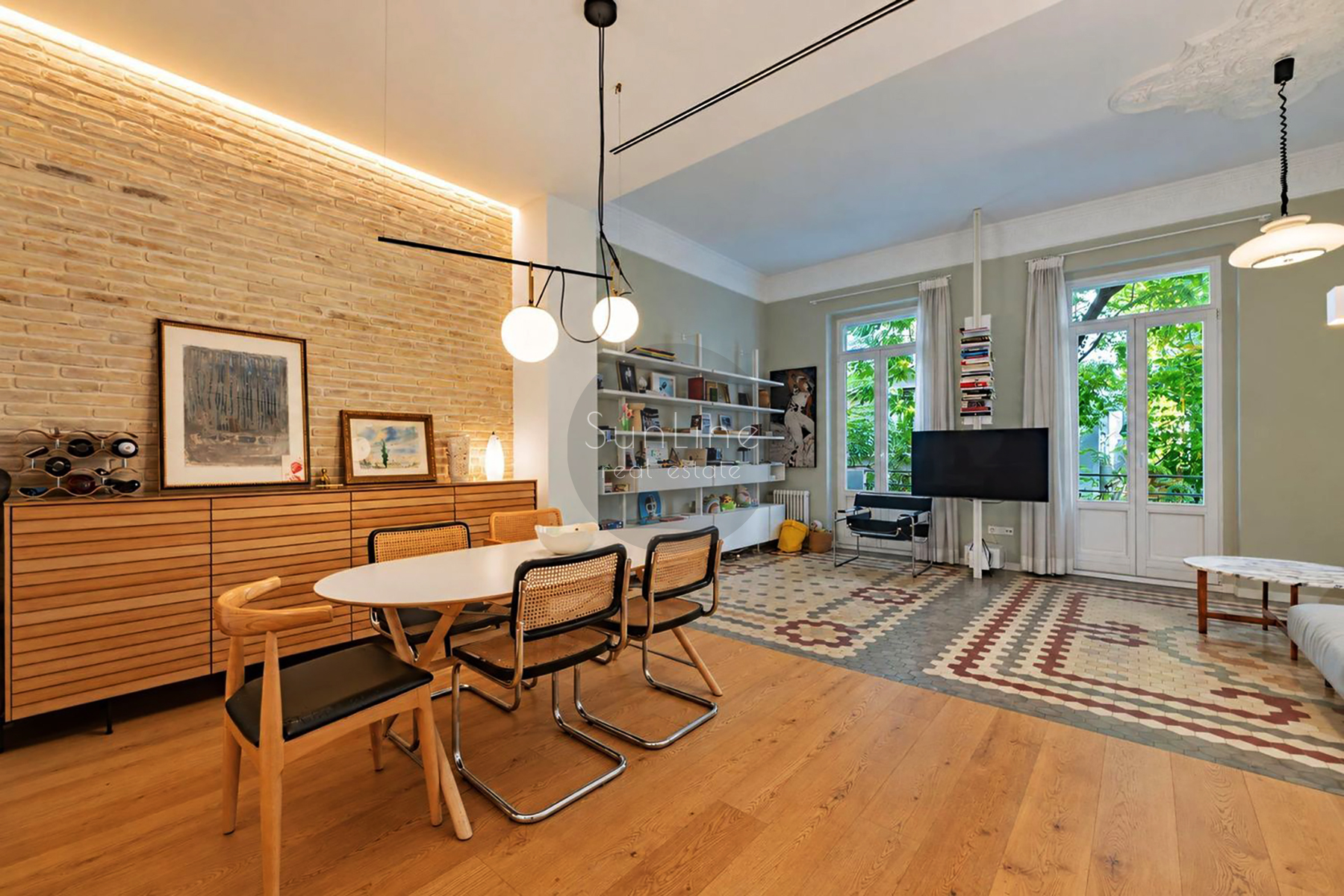 Elegant 102 m² apartment with designer renovation in Gran Vía
