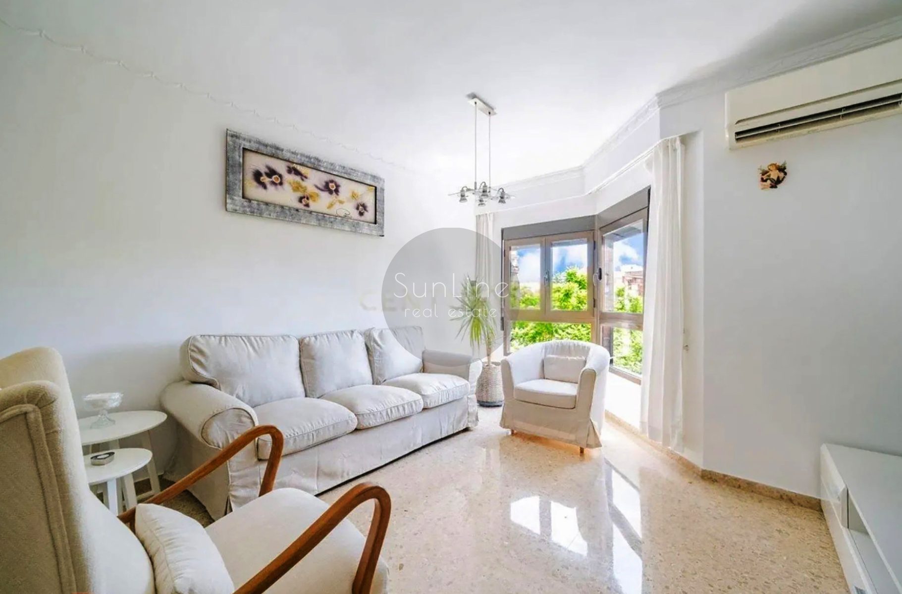 Bright apartment 144 m² with new furniture and premium finish in Valencia