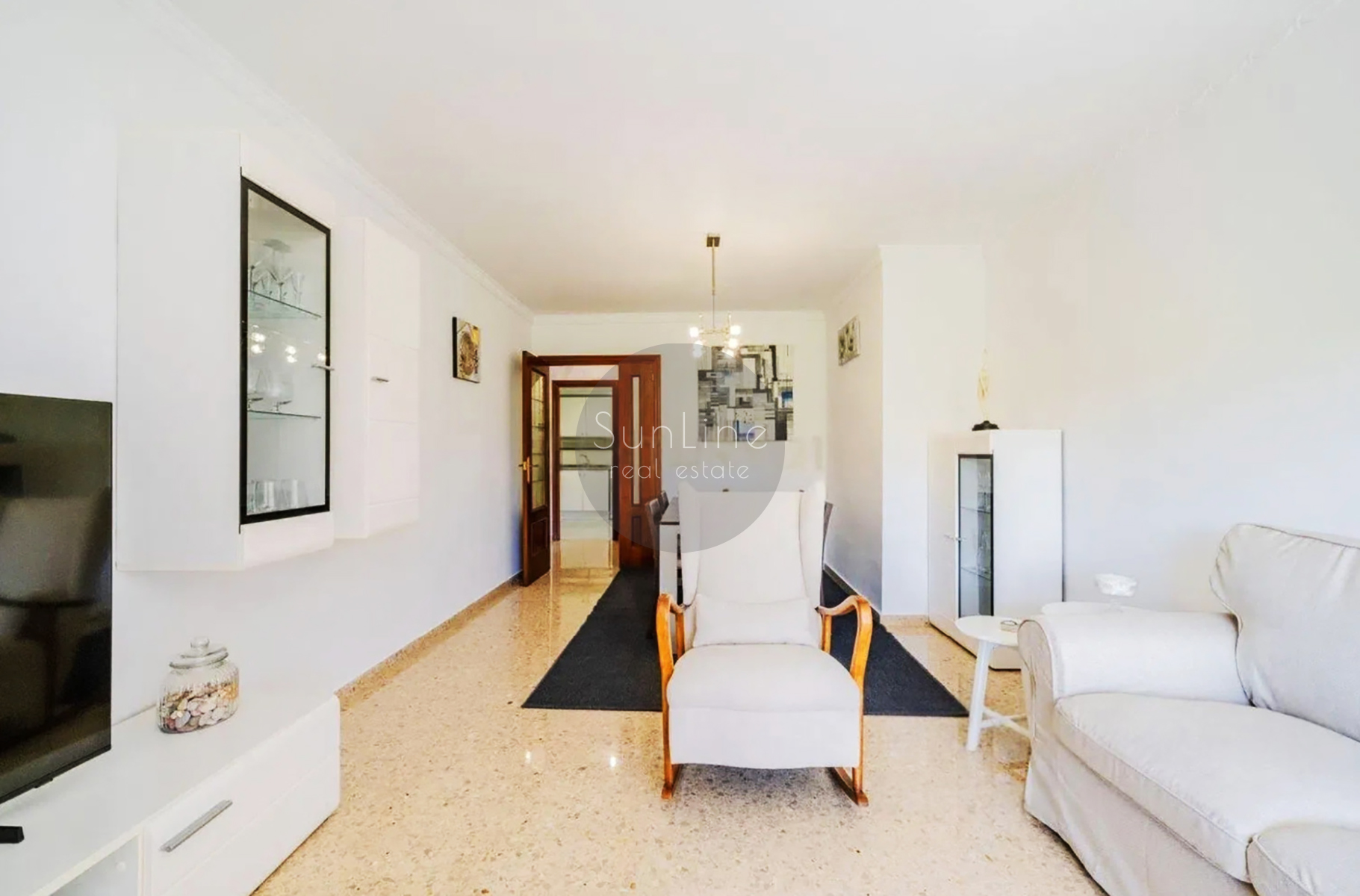 Bright apartment 144 m² with new furniture and premium finish in Valencia