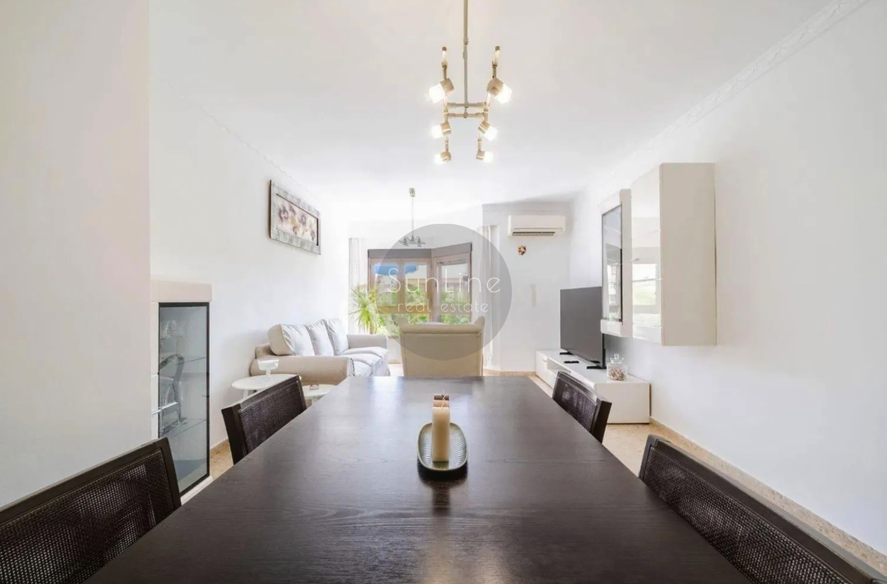 Bright apartment 144 m² with new furniture and premium finish in Valencia