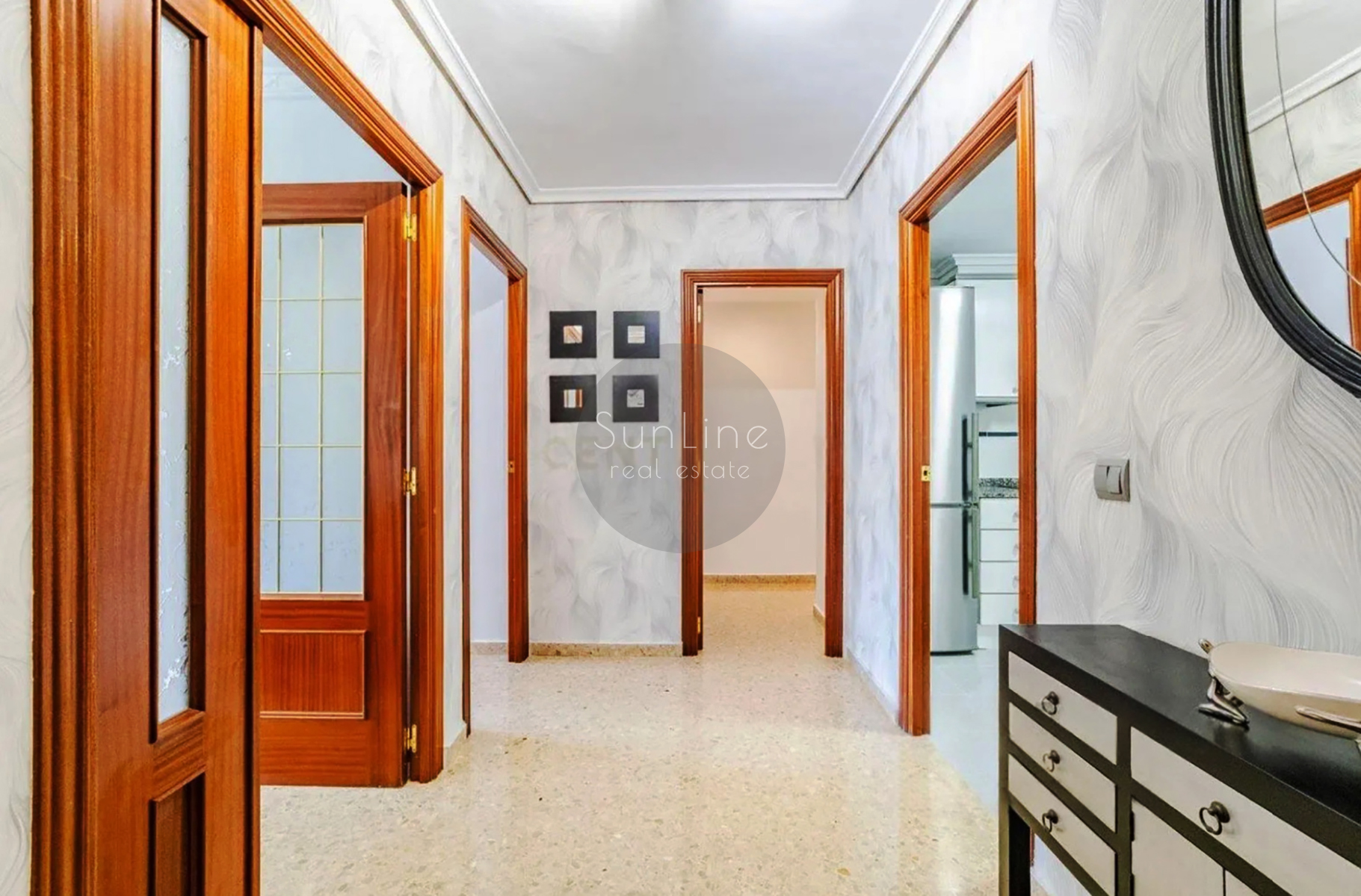 Bright apartment 144 m² with new furniture and premium finish in Valencia