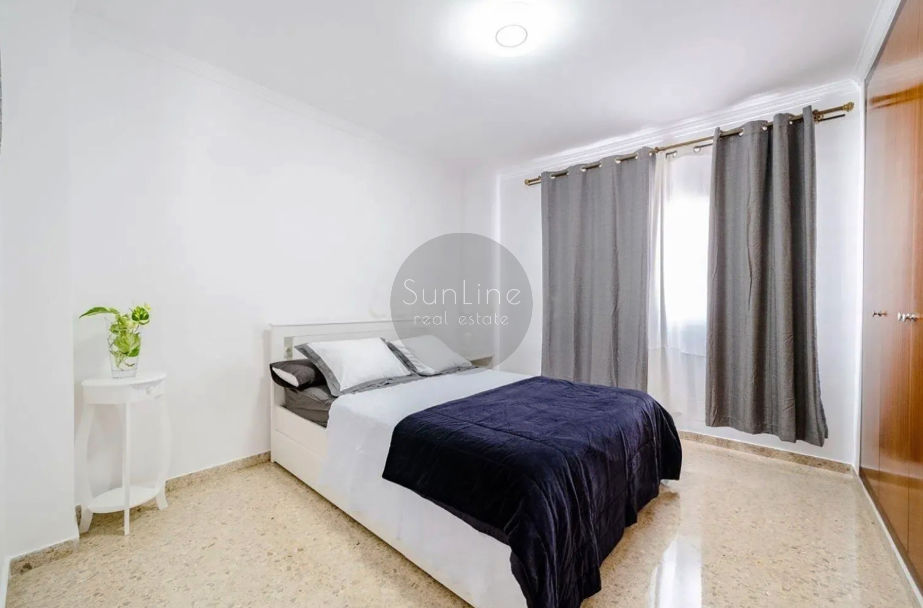 Bright apartment 144 m² with new furniture and premium finish in Valencia