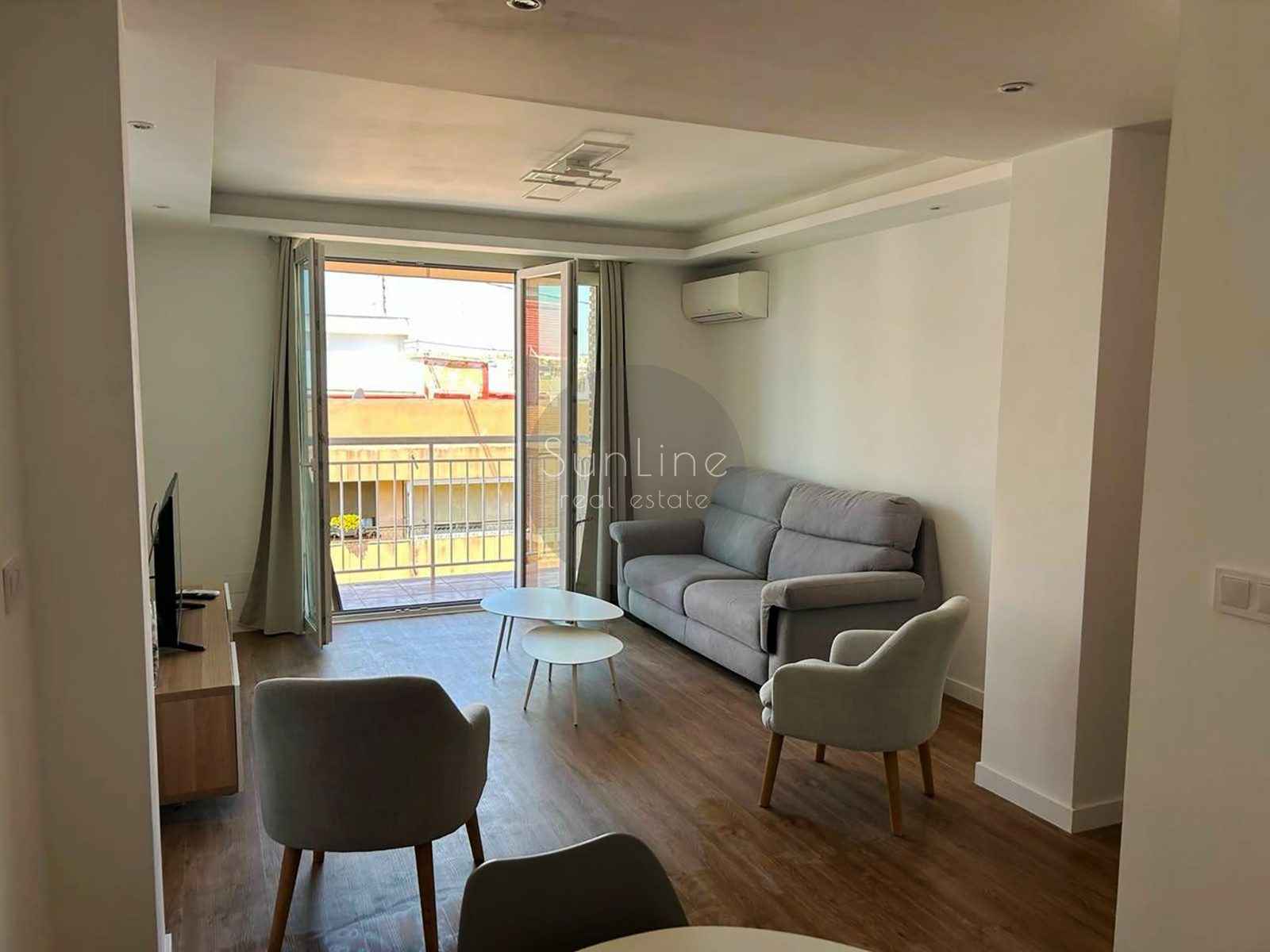 Modern apartment 89 m² with balcony near the beach and universities