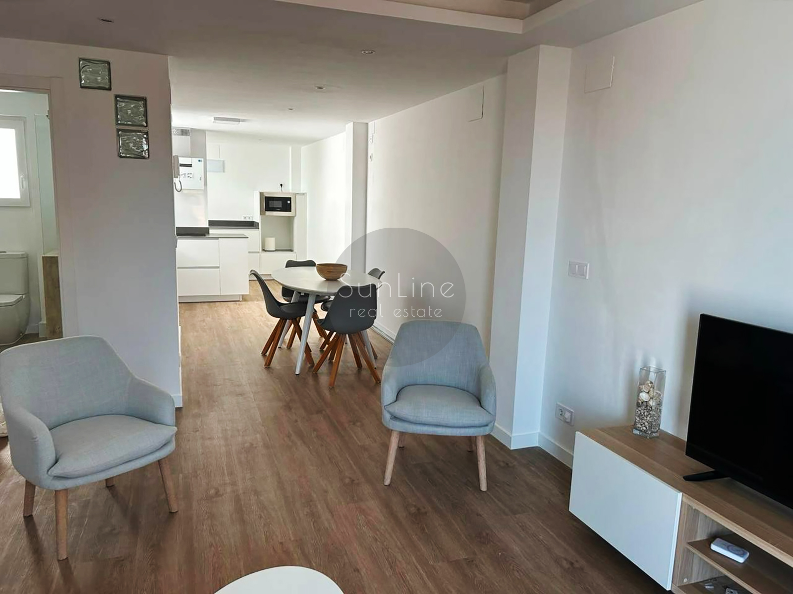 Modern apartment 89 m² with balcony near the beach and universities