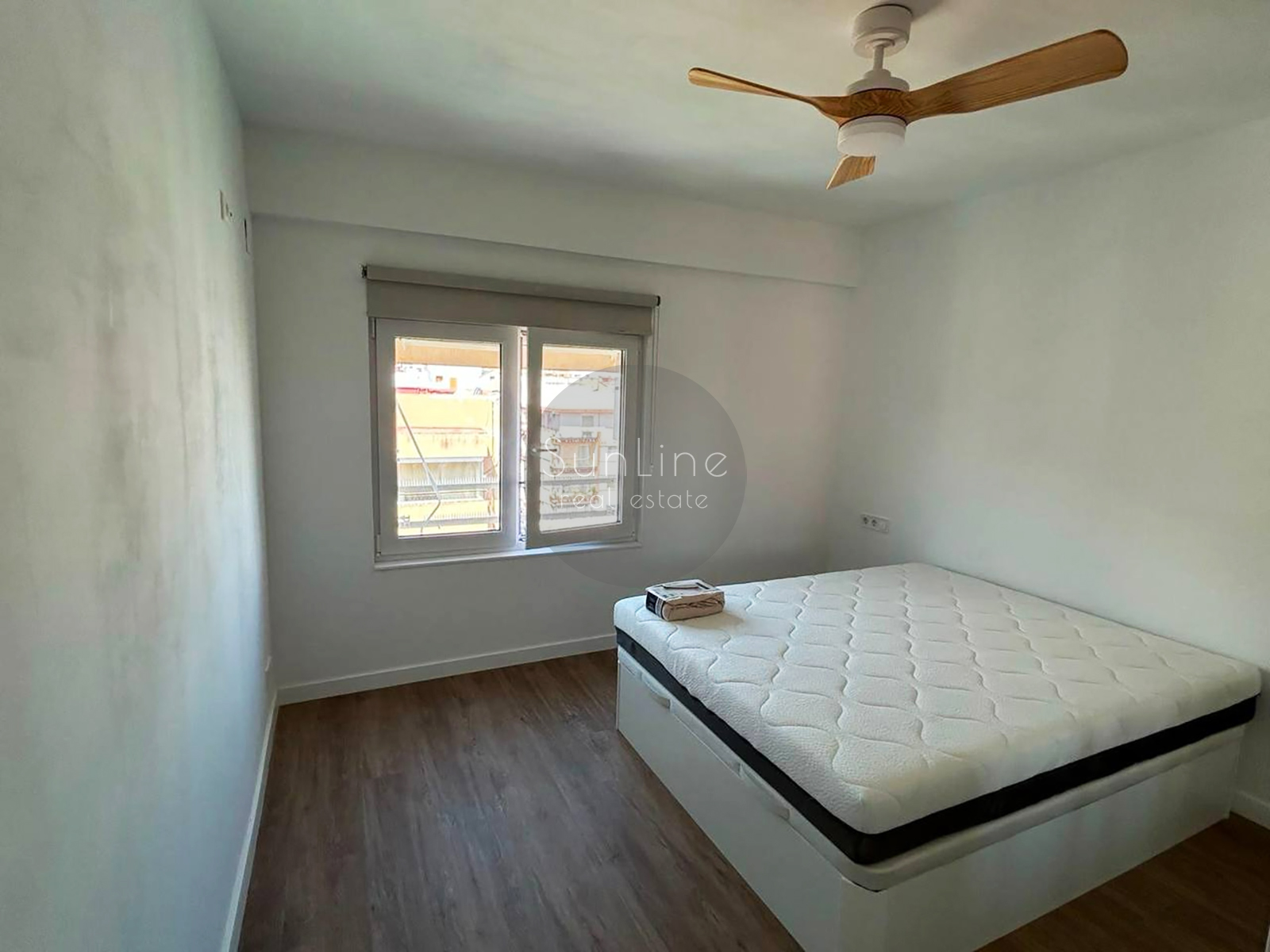 Modern apartment 89 m² with balcony near the beach and universities