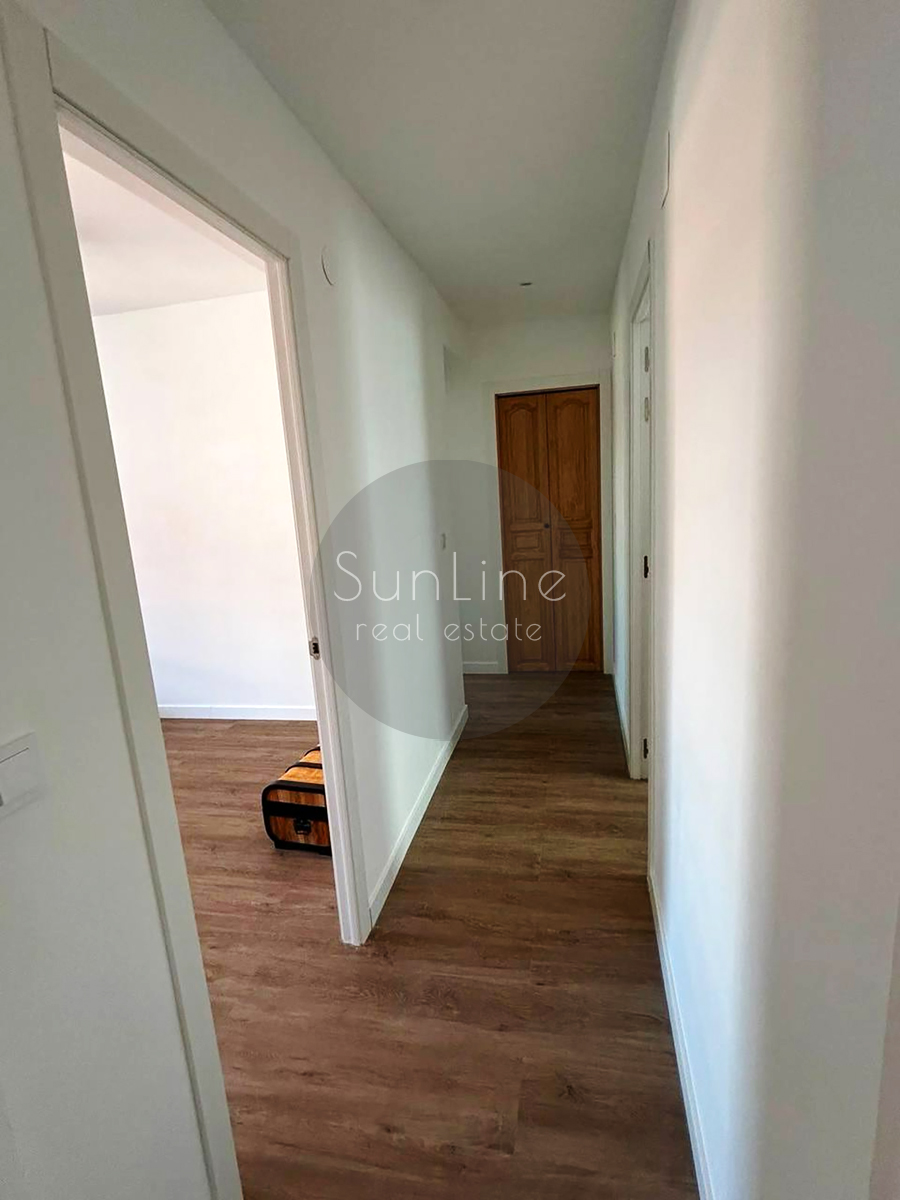 Modern apartment 89 m² with balcony near the beach and universities