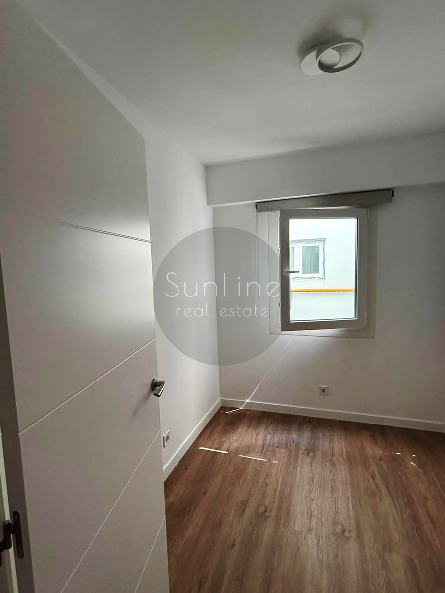 Modern apartment 89 m² with balcony near the beach and universities