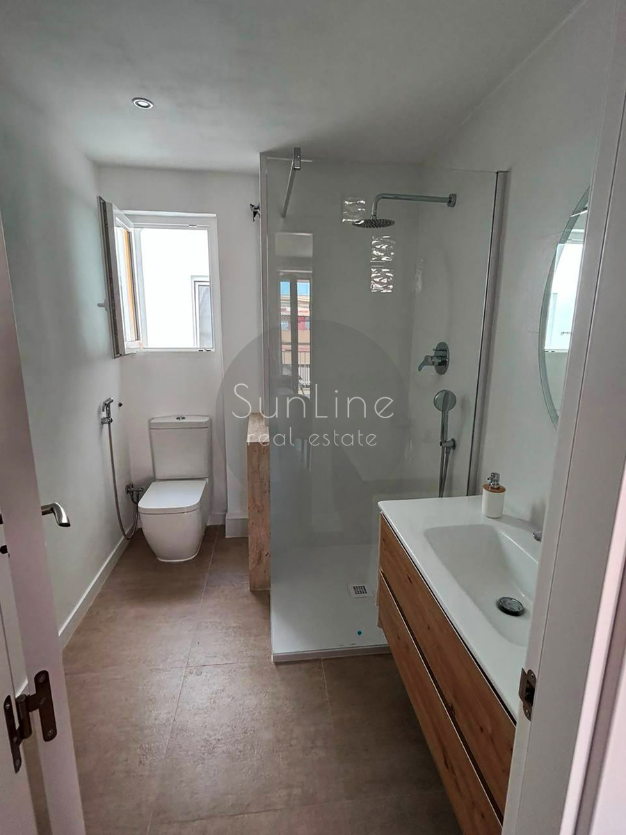 Modern apartment 89 m² with balcony near the beach and universities
