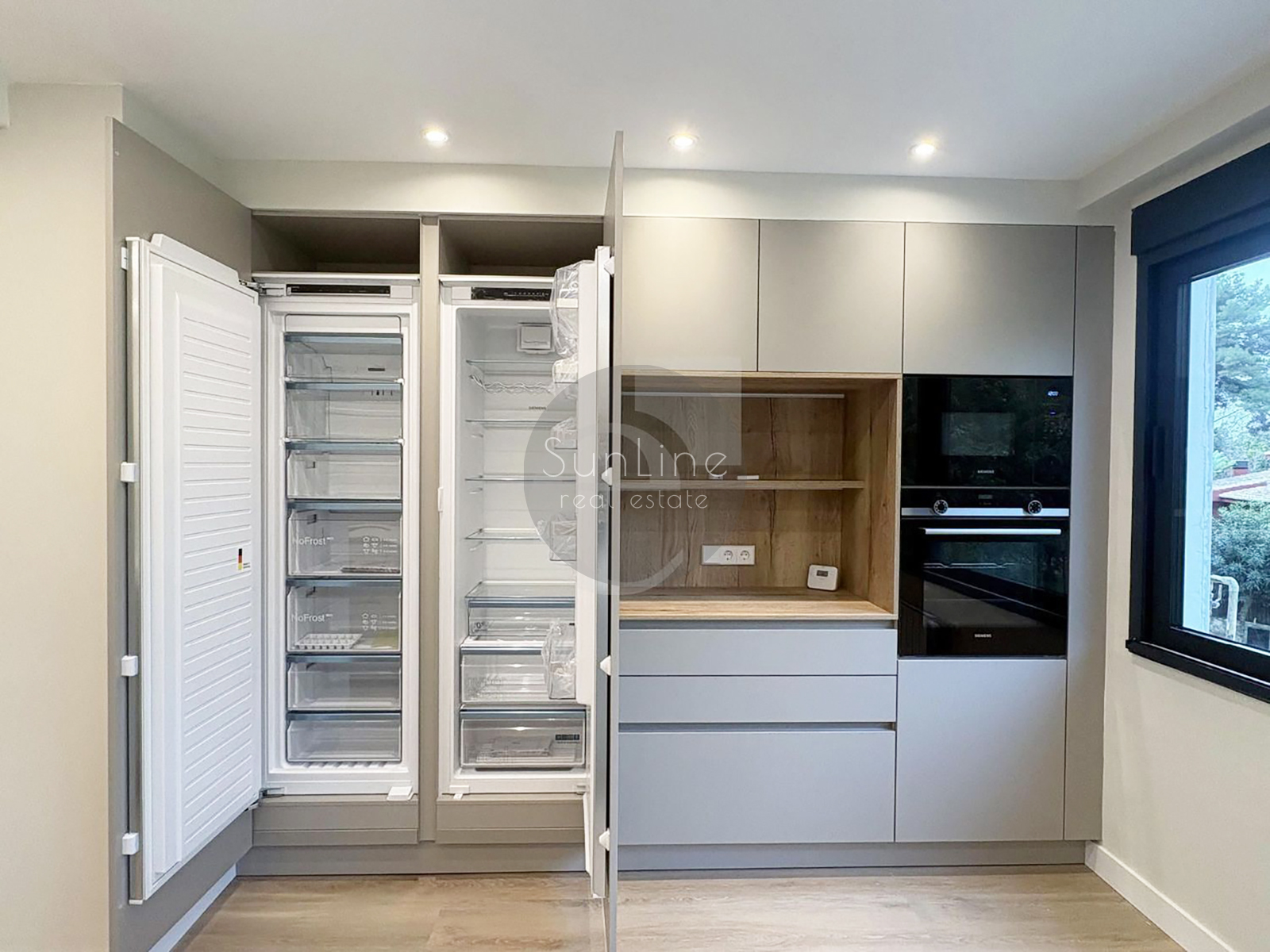 Spacious house 247 m² with garden 330 m² in a closed complex near Valencia