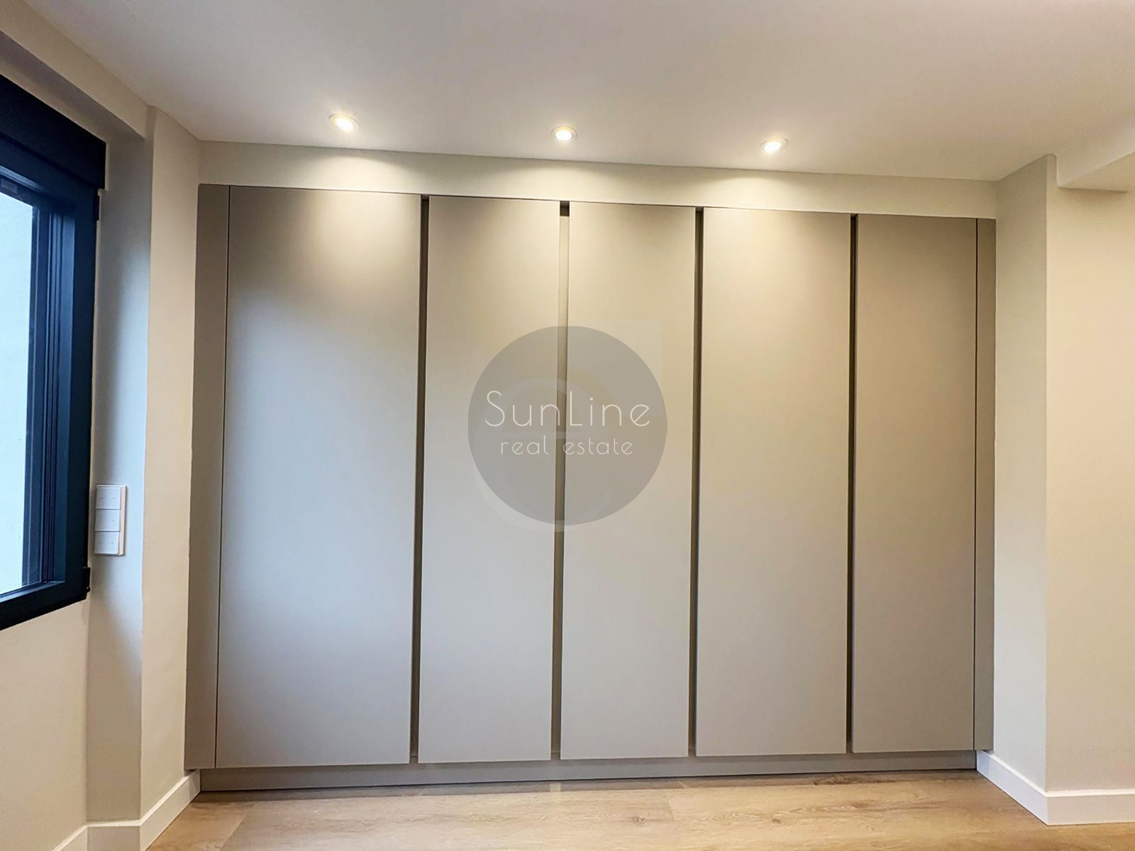 Spacious house 247 m² with garden 330 m² in a closed complex near Valencia