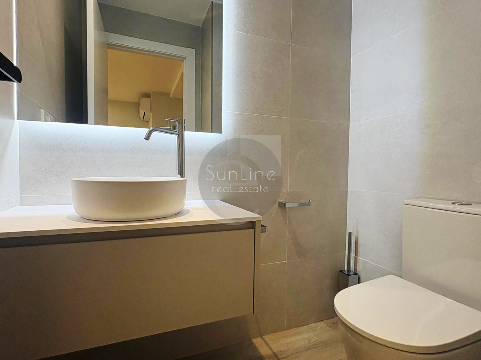 Spacious house 247 m² with garden 330 m² in a closed complex near Valencia