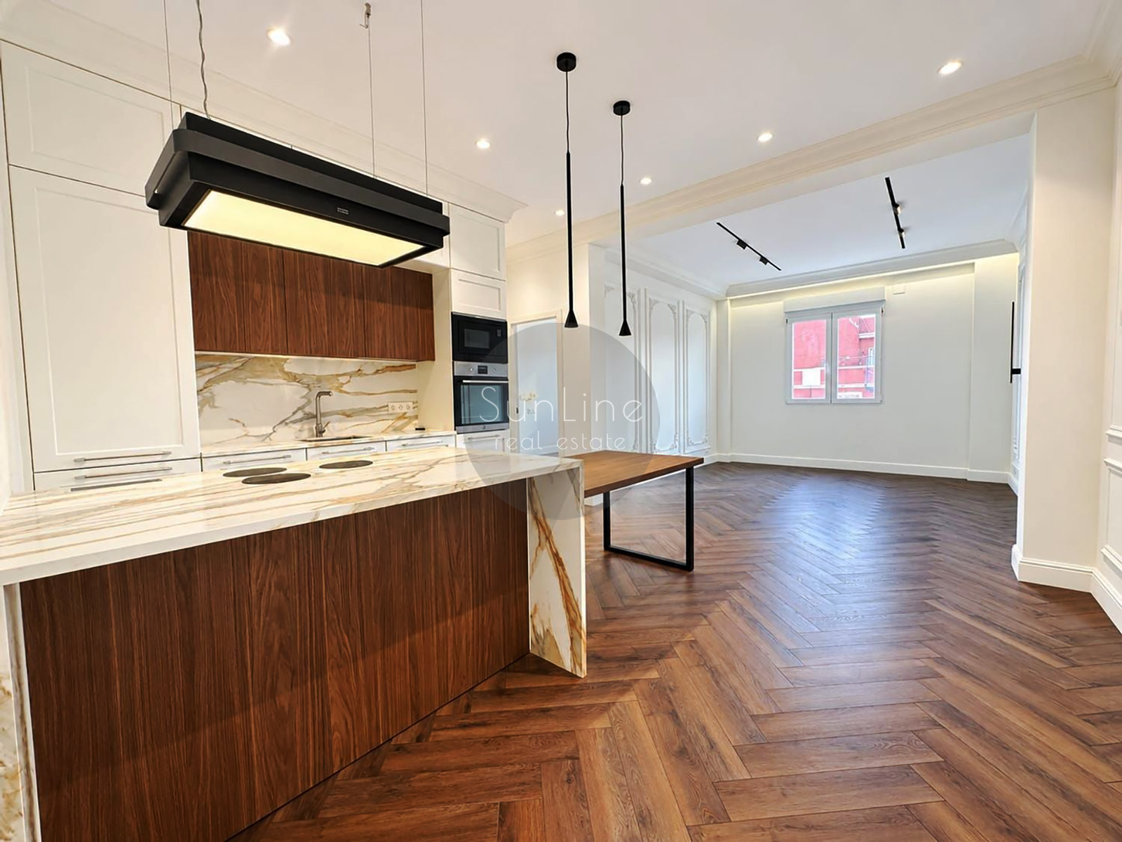 renovated apartment 142 m² with Smart Home system in the center of Valencia