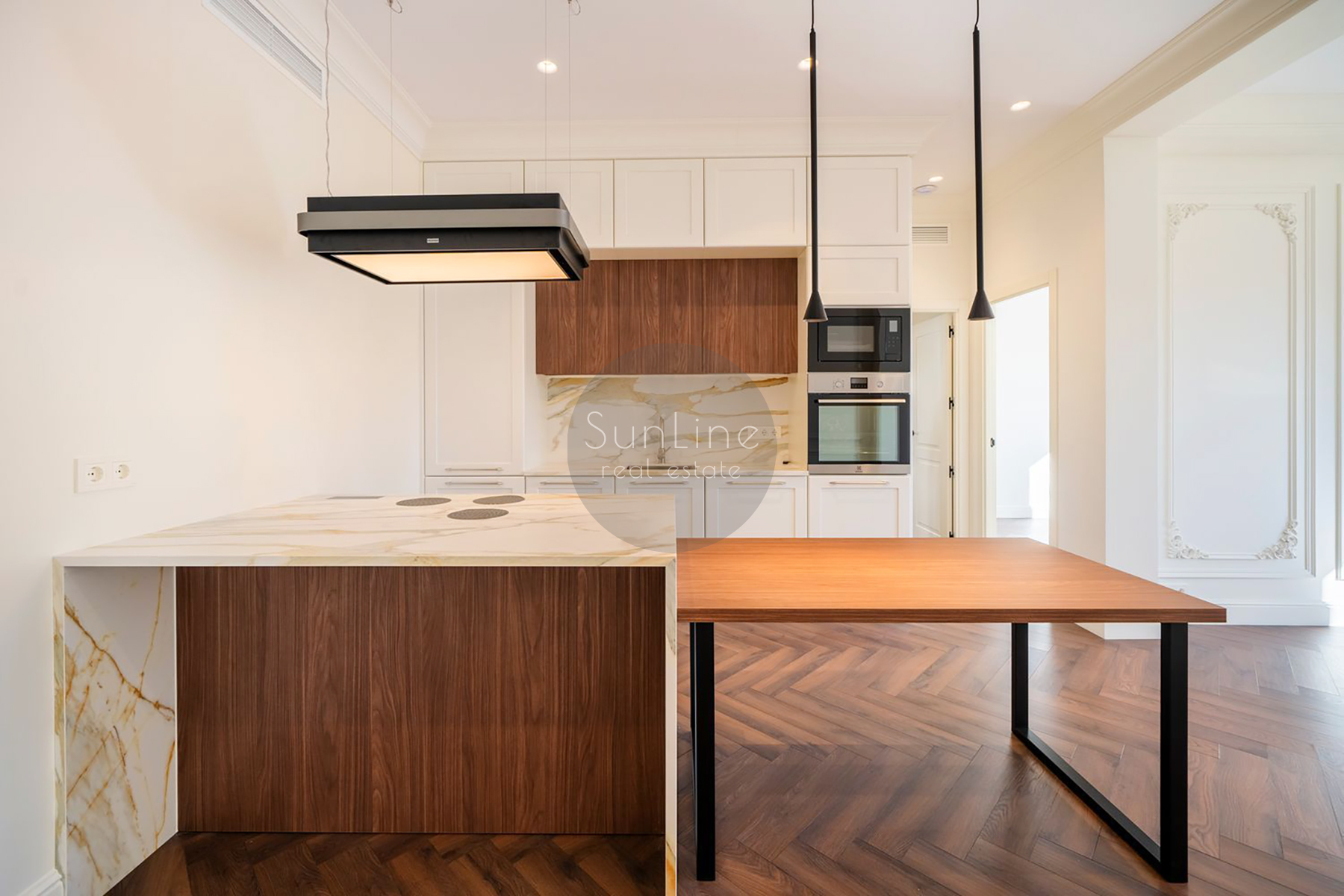 renovated apartment 142 m² with Smart Home system in the center of Valencia
