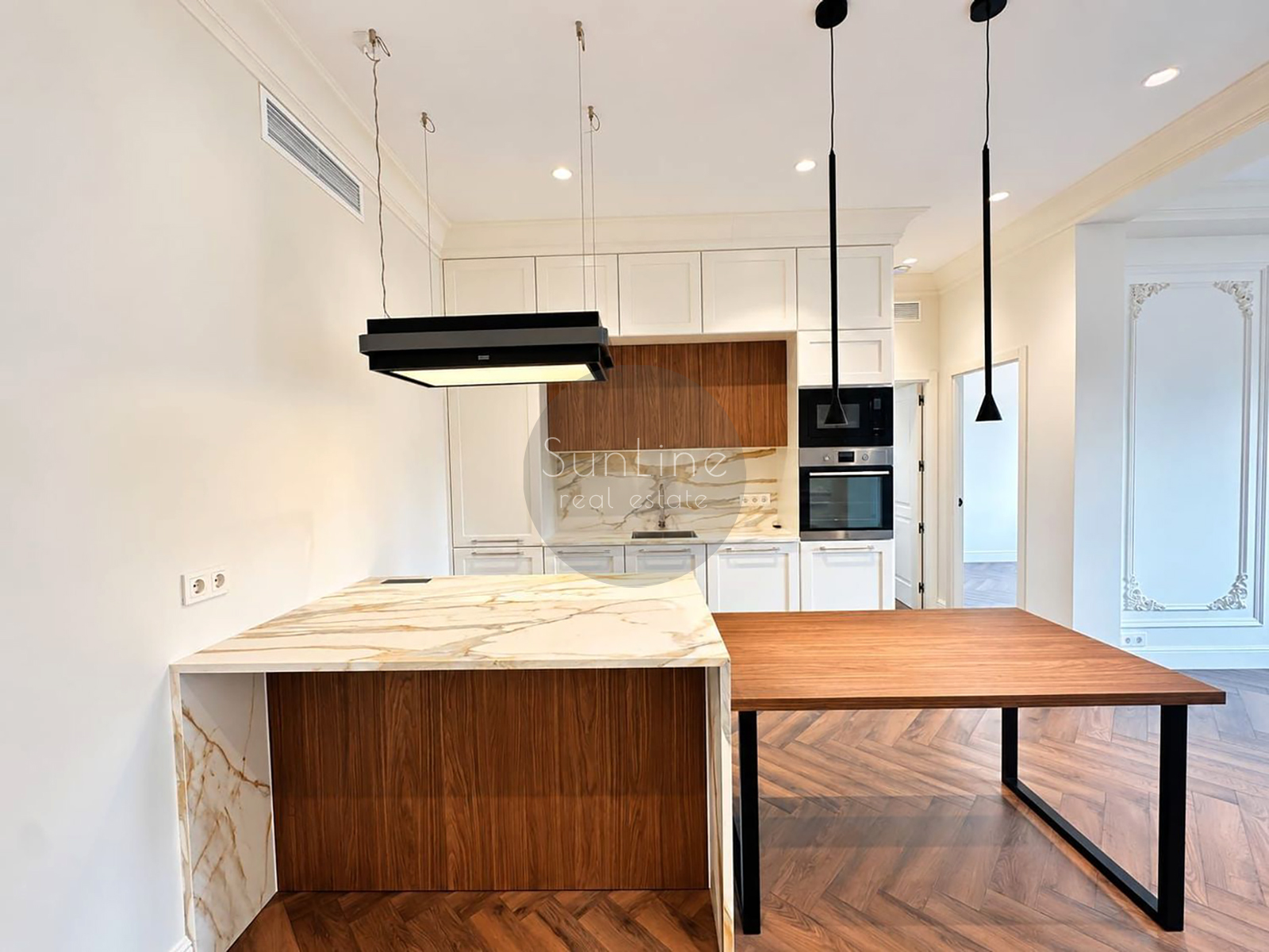 renovated apartment 142 m² with Smart Home system in the center of Valencia