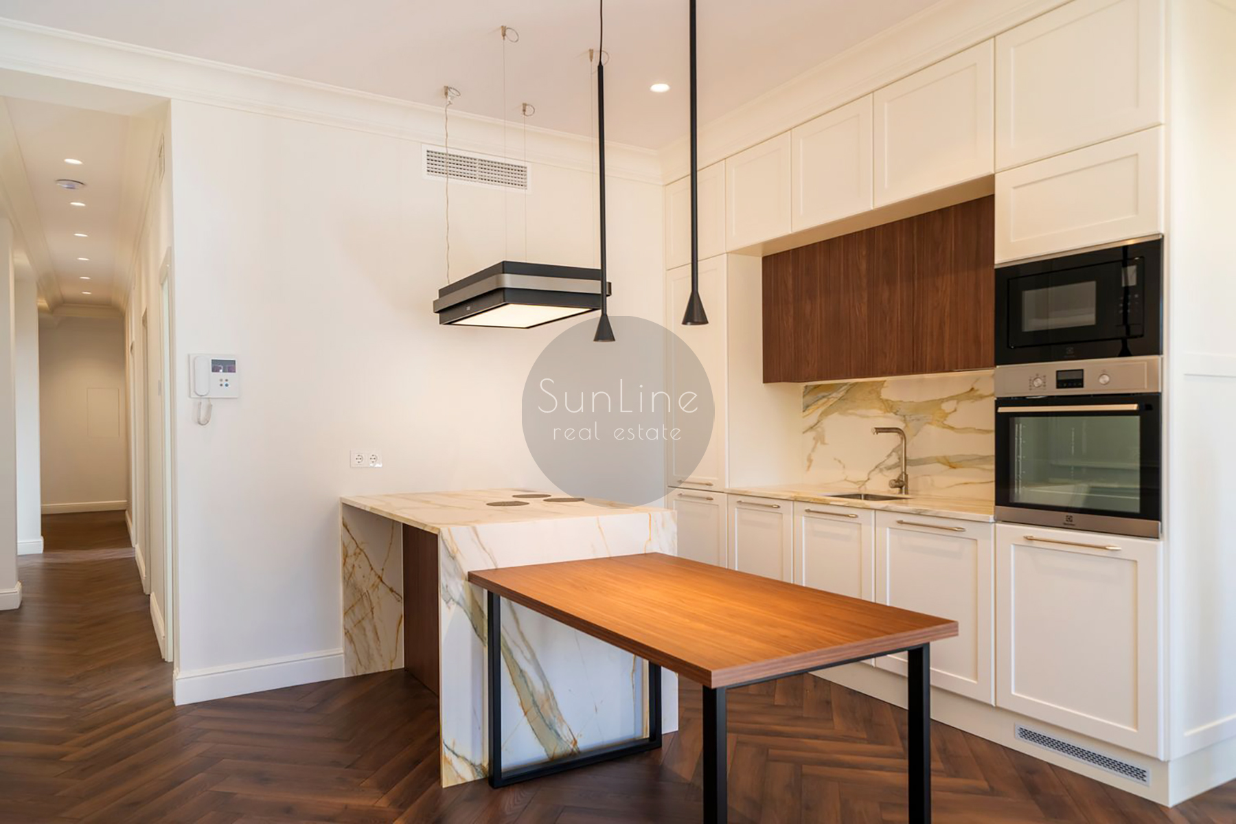 renovated apartment 142 m² with Smart Home system in the center of Valencia
