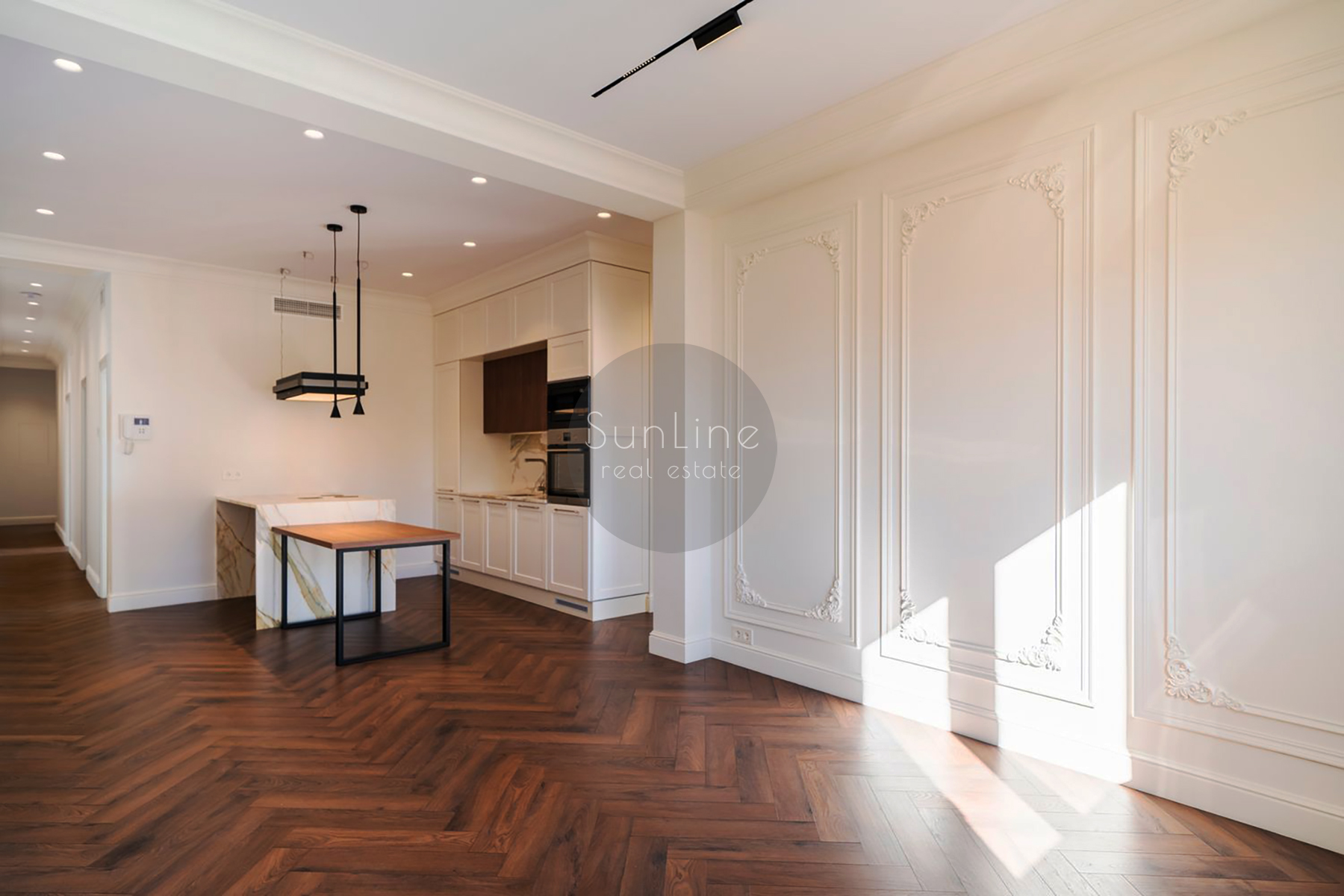 renovated apartment 142 m² with Smart Home system in the center of Valencia