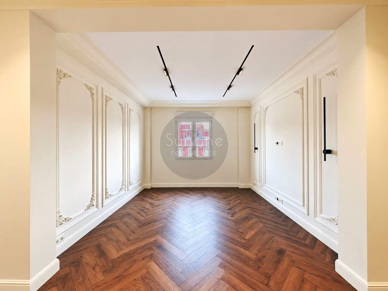 renovated apartment 142 m² with Smart Home system in the center of Valencia