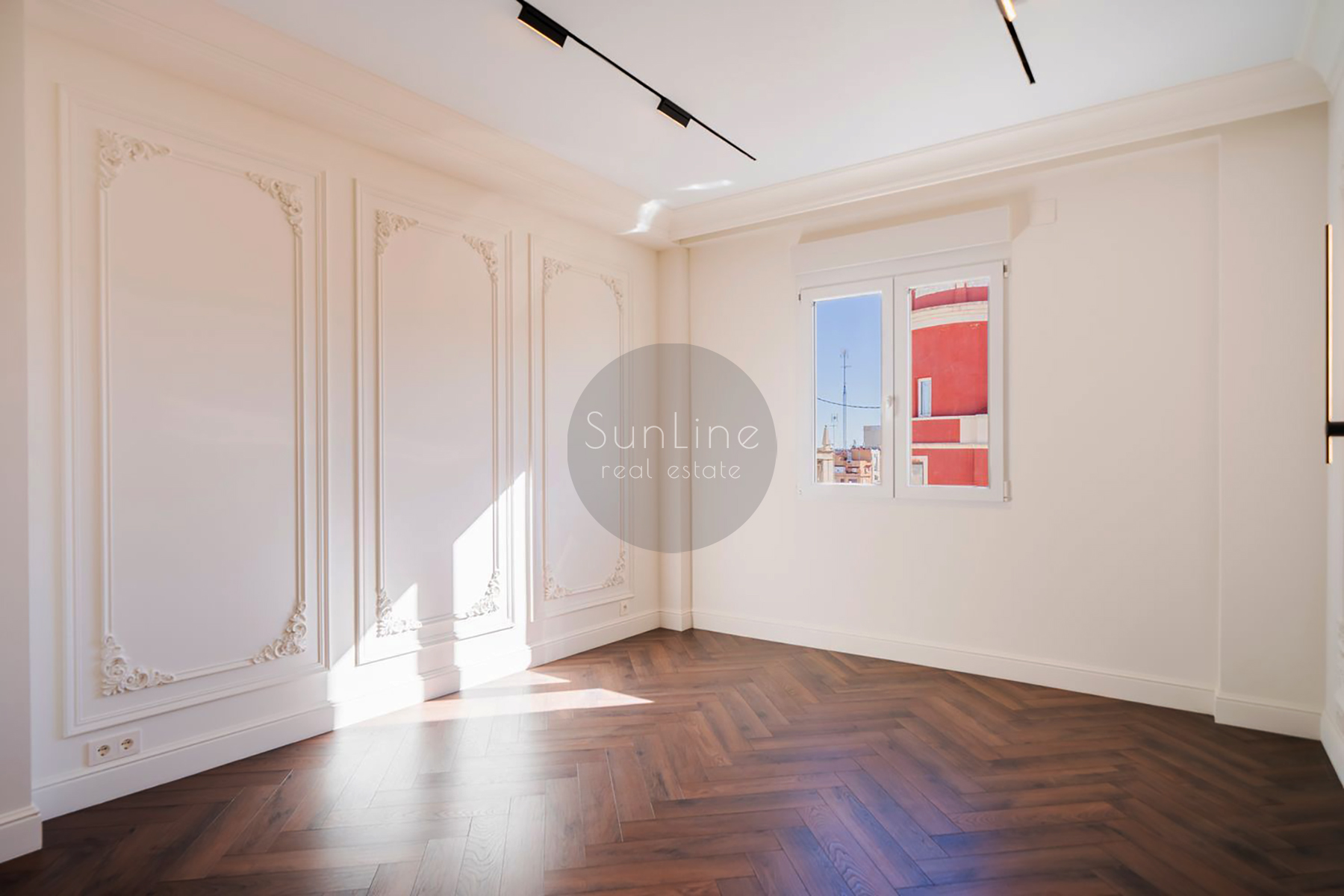 renovated apartment 142 m² with Smart Home system in the center of Valencia
