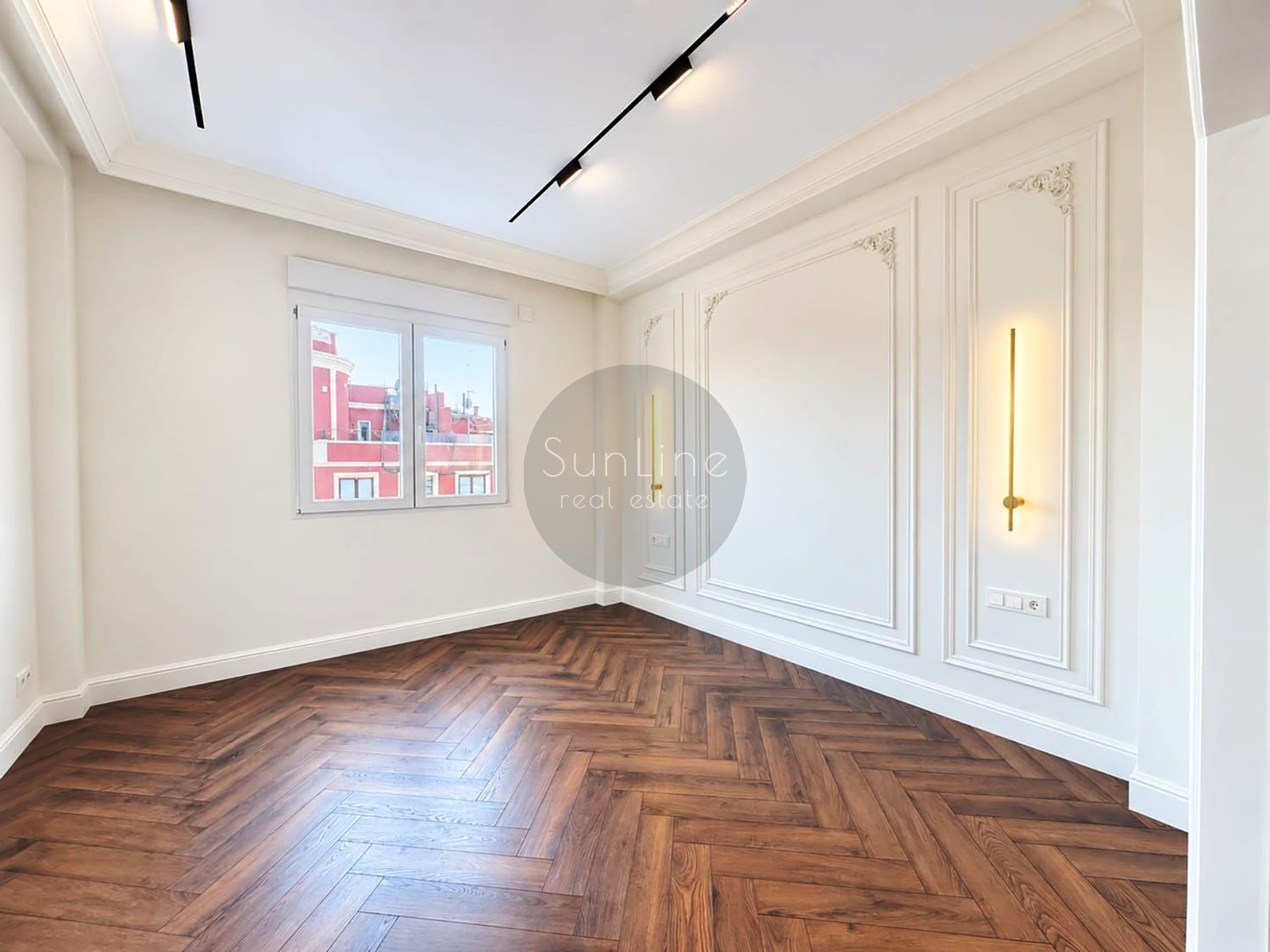 renovated apartment 142 m² with Smart Home system in the center of Valencia