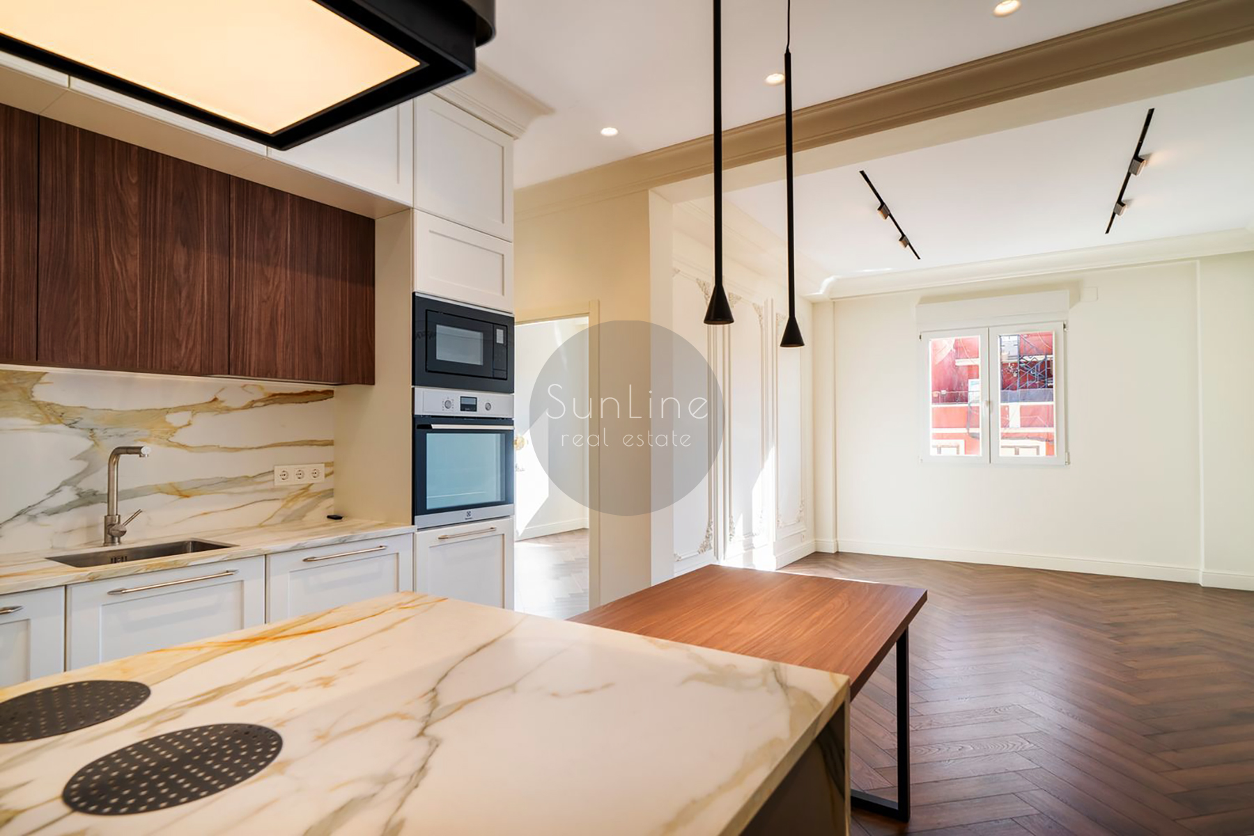 renovated apartment 142 m² with Smart Home system in the center of Valencia