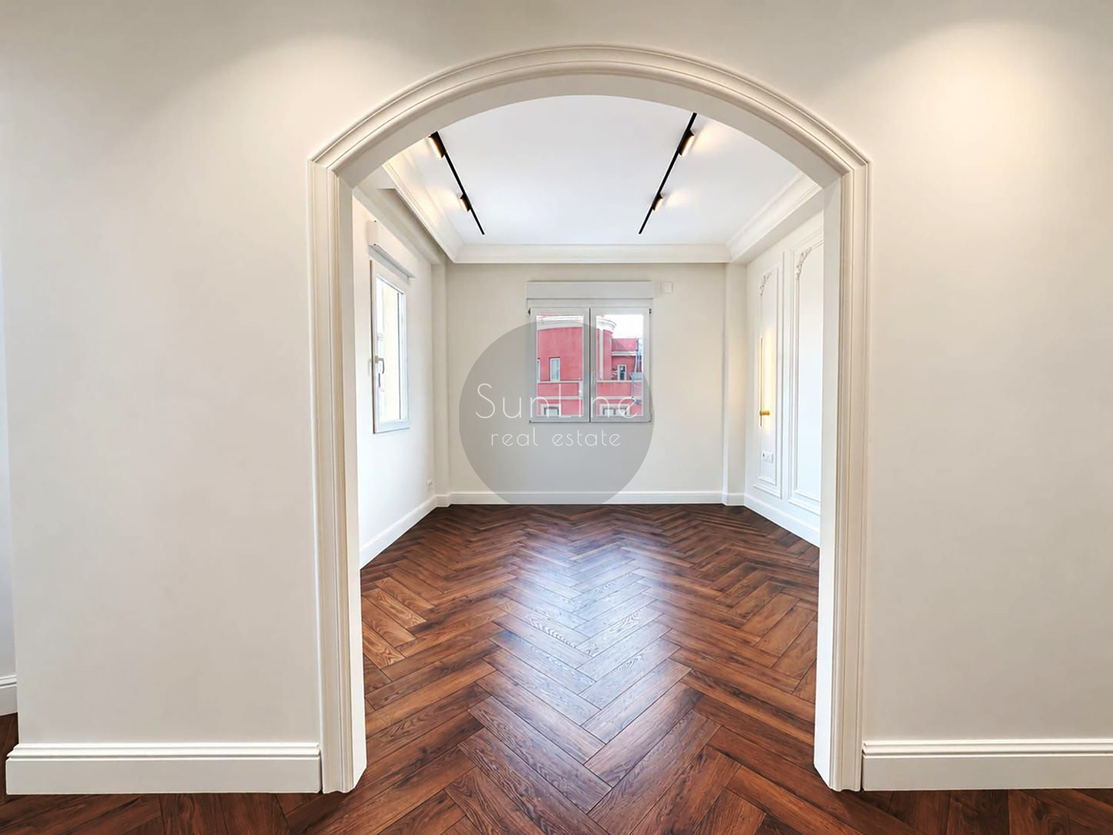 renovated apartment 142 m² with Smart Home system in the center of Valencia