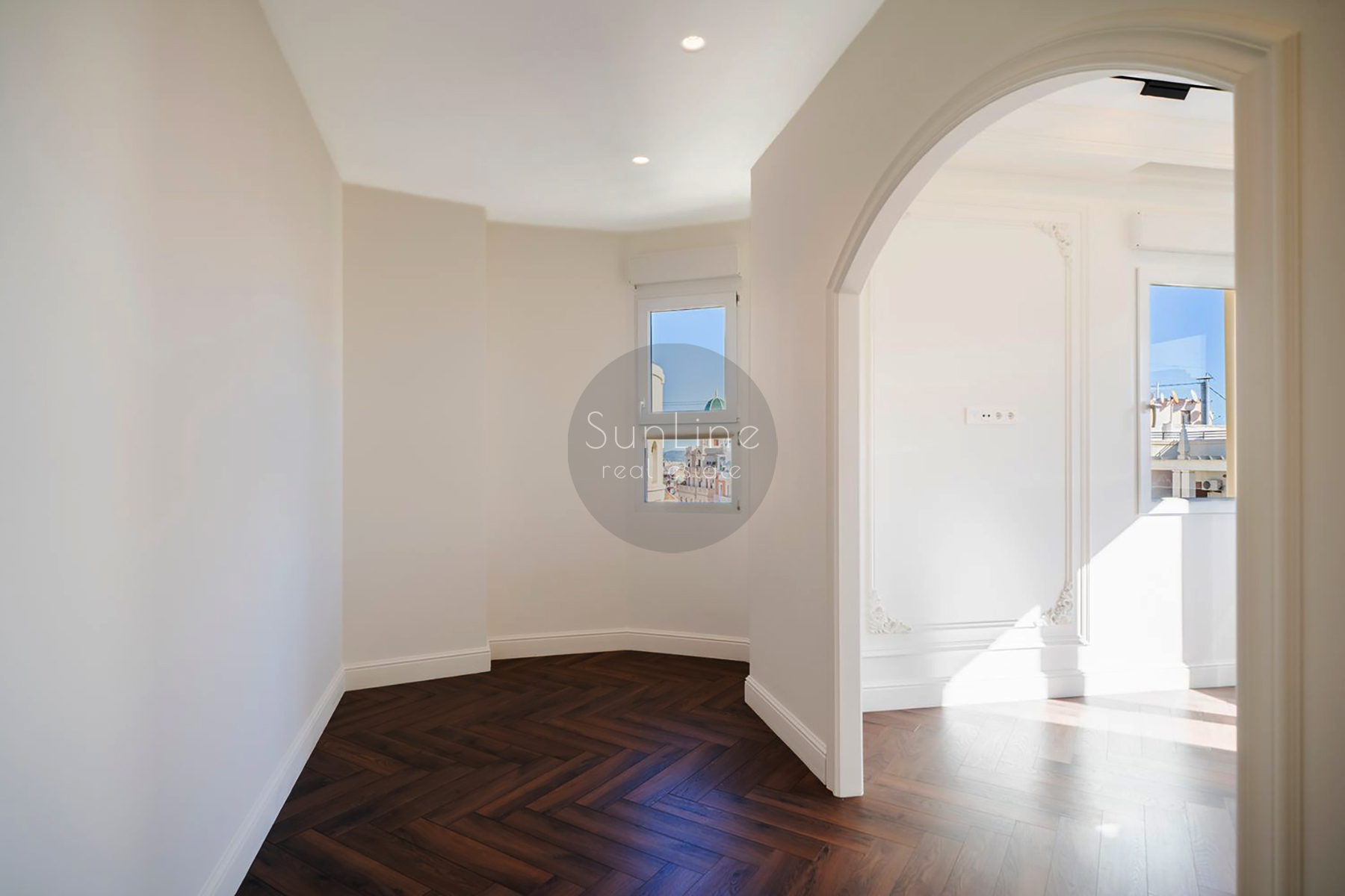 renovated apartment 142 m² with Smart Home system in the center of Valencia