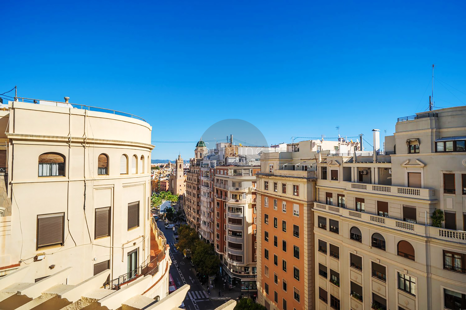 renovated apartment 142 m² with Smart Home system in the center of Valencia
