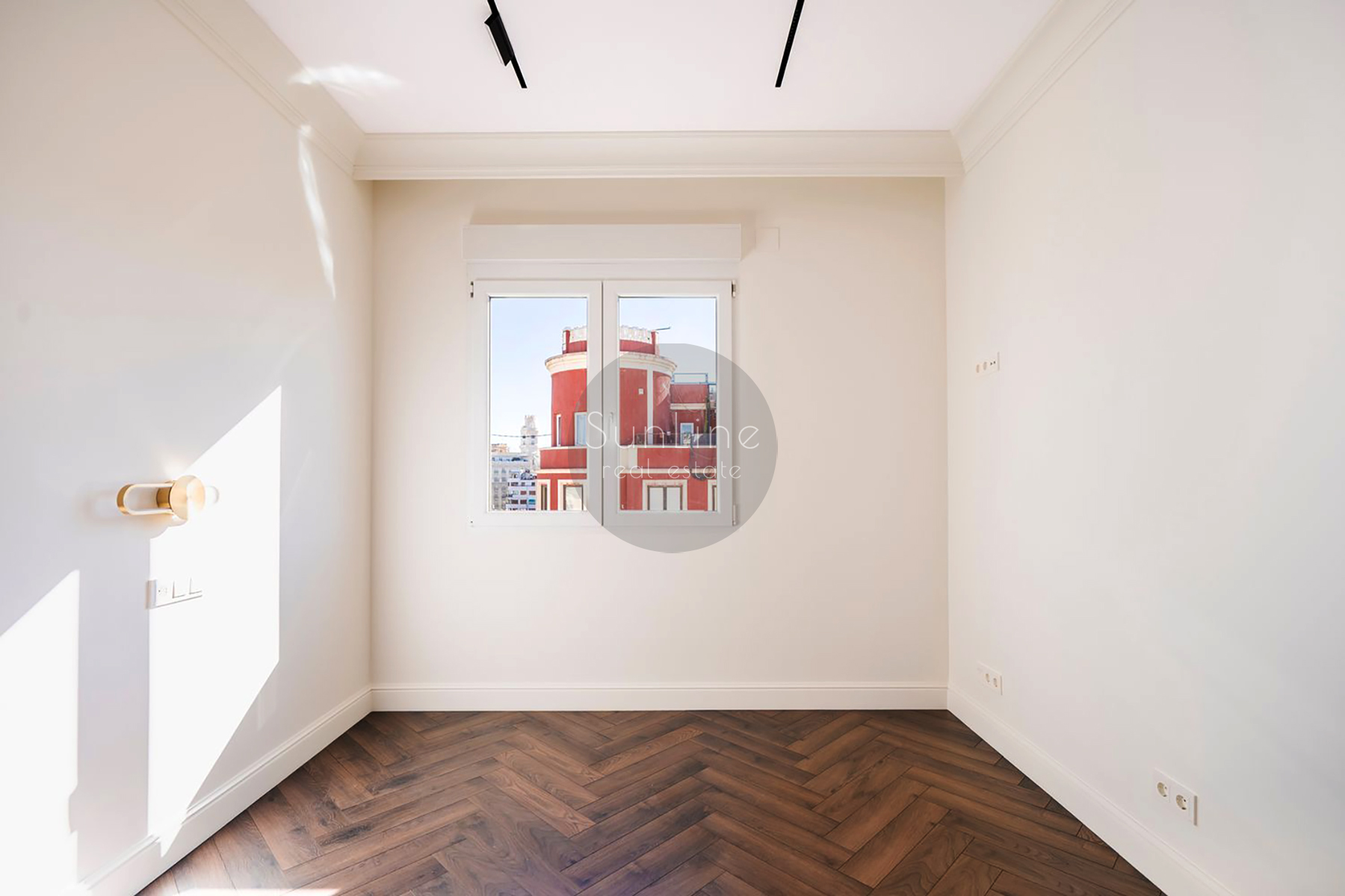 renovated apartment 142 m² with Smart Home system in the center of Valencia