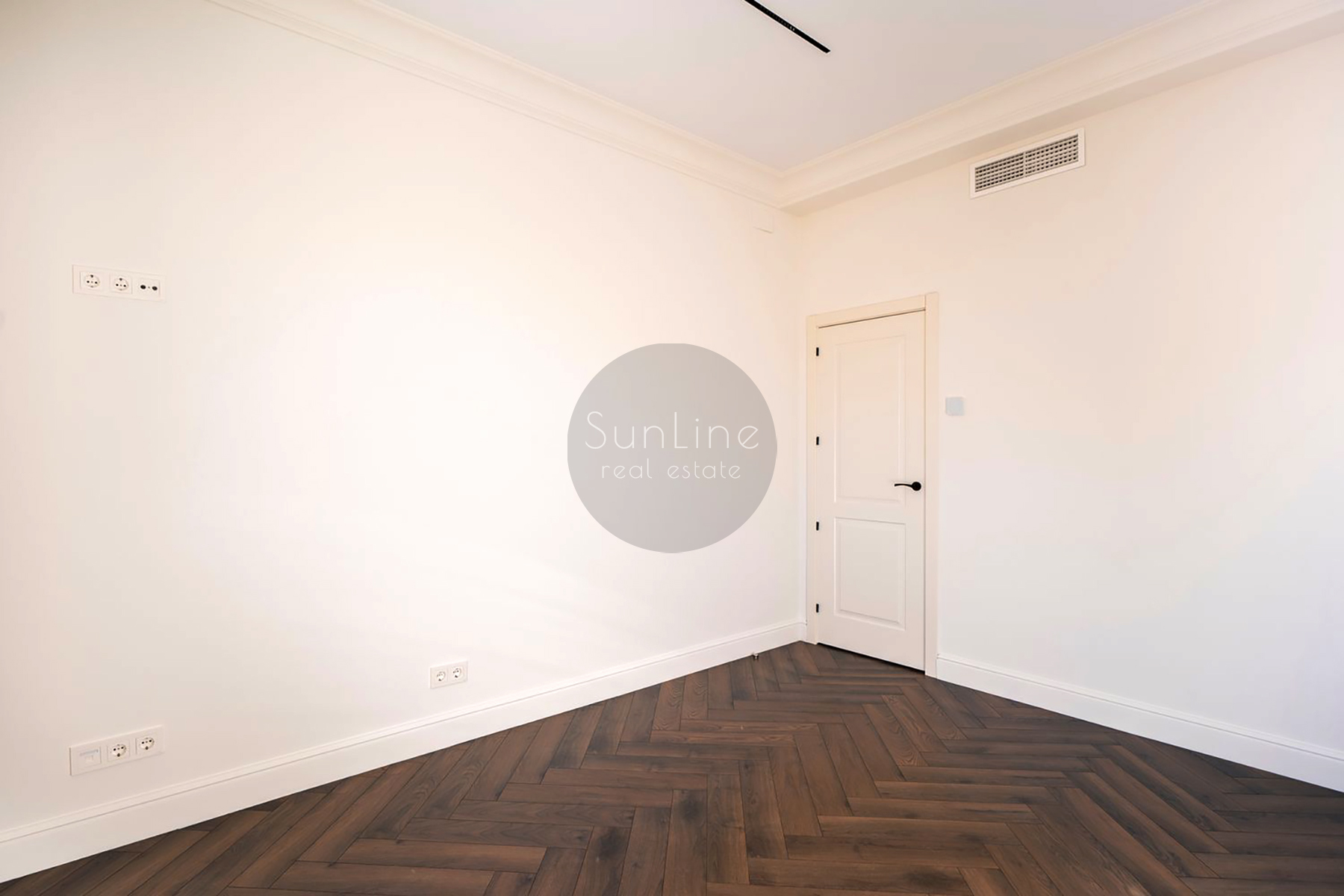 renovated apartment 142 m² with Smart Home system in the center of Valencia