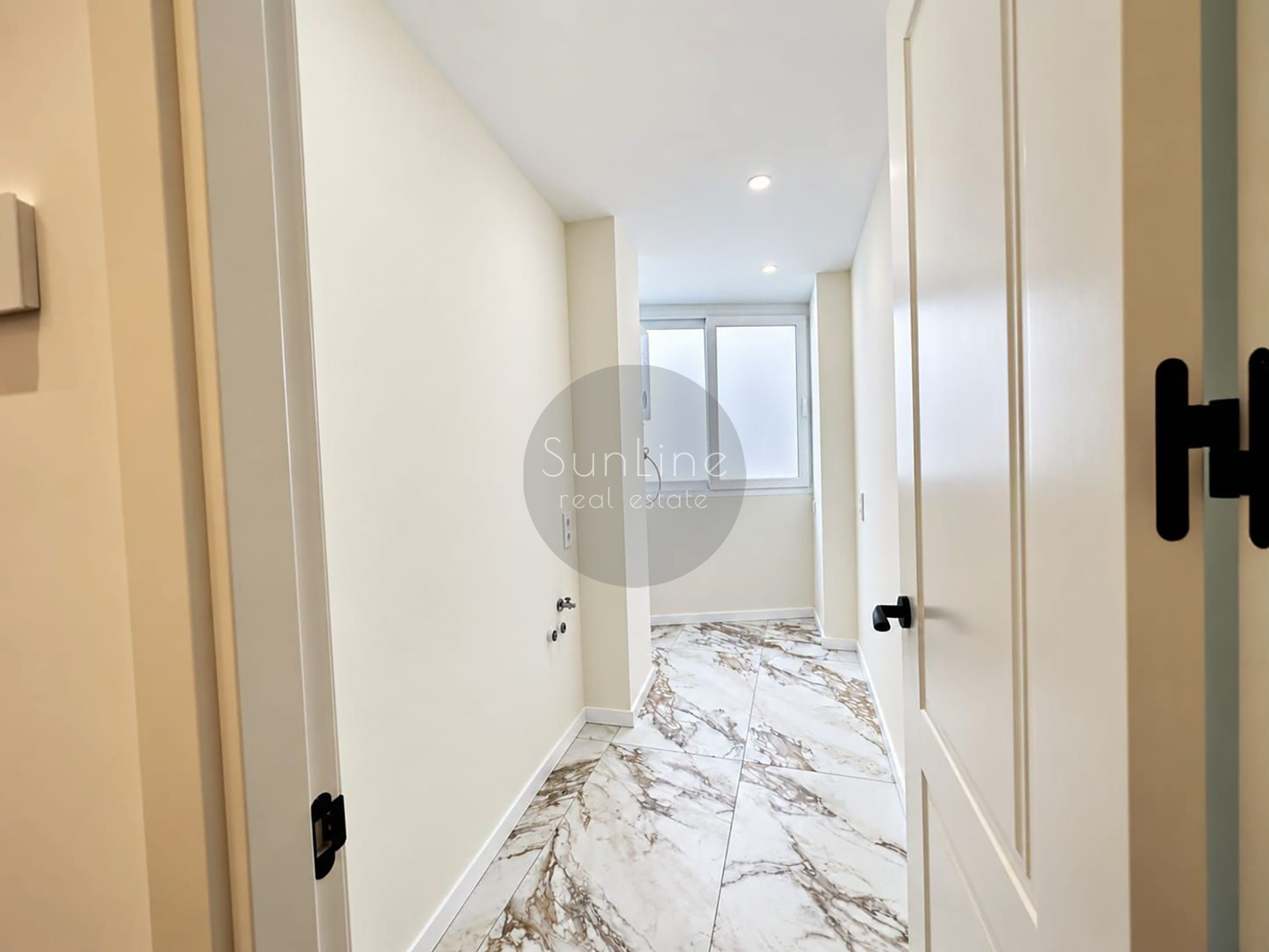 renovated apartment 142 m² with Smart Home system in the center of Valencia