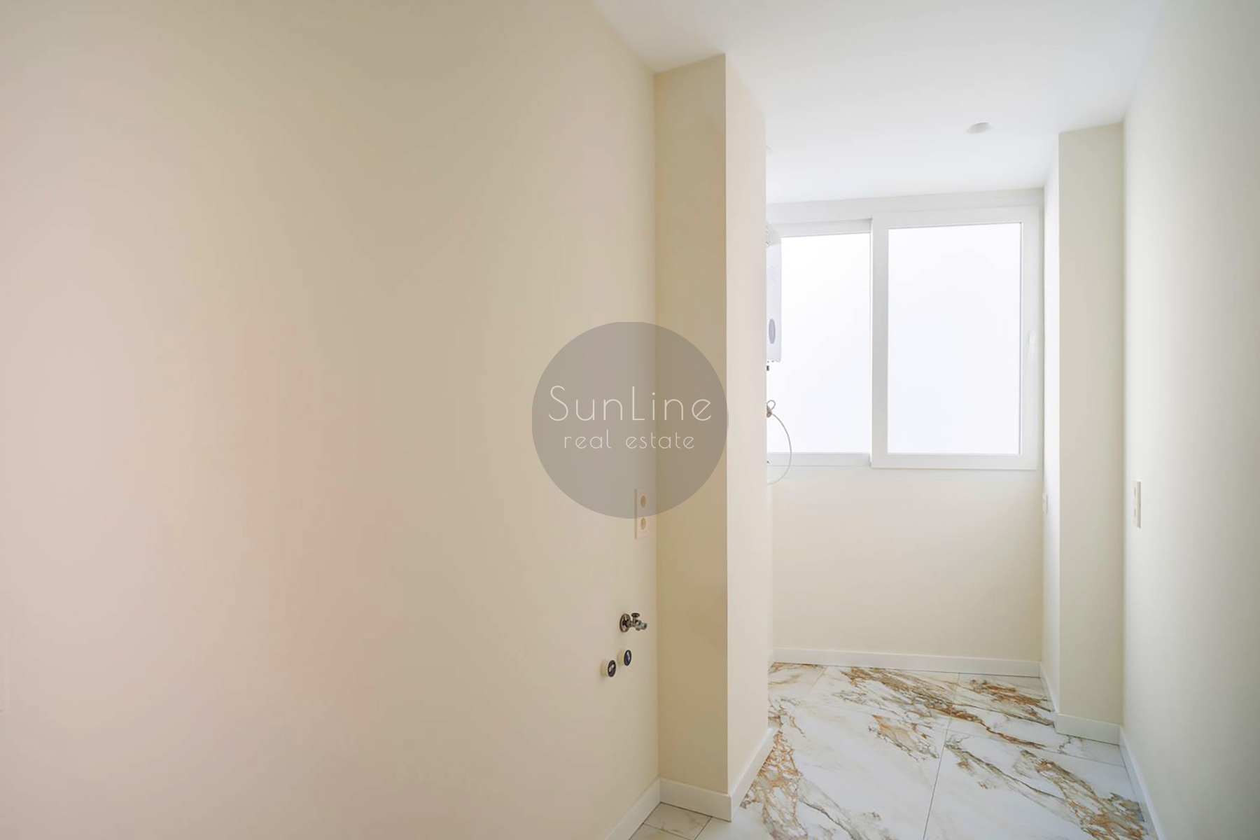 renovated apartment 142 m² with Smart Home system in the center of Valencia