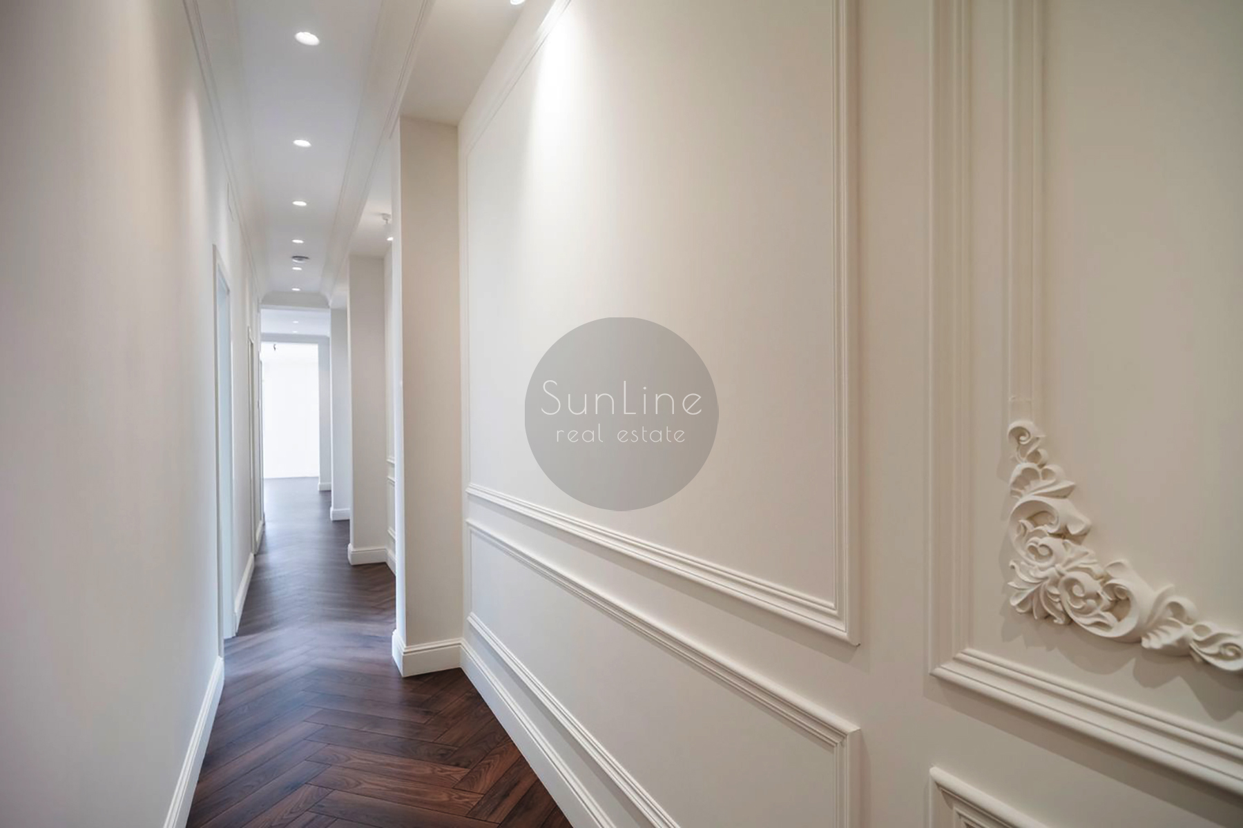 renovated apartment 142 m² with Smart Home system in the center of Valencia