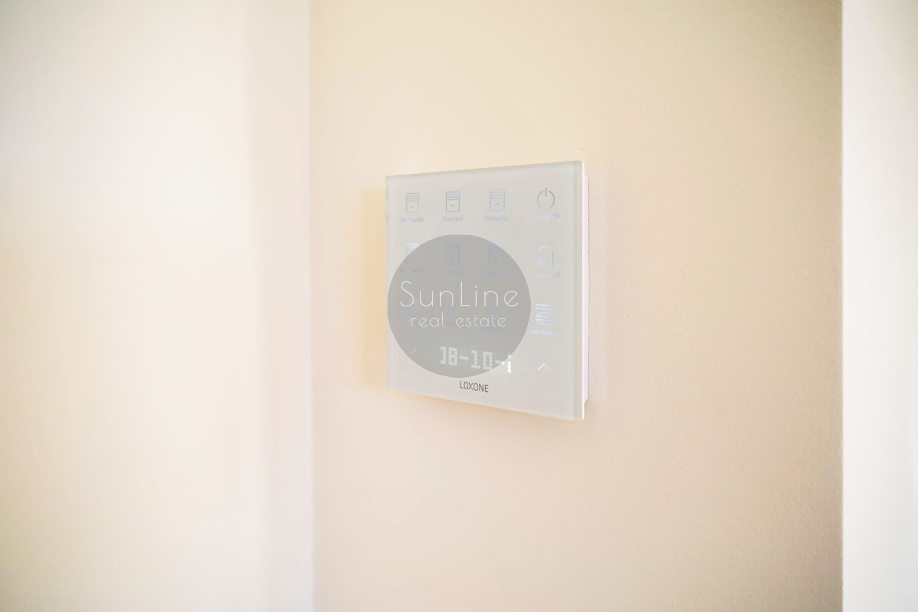 renovated apartment 142 m² with Smart Home system in the center of Valencia