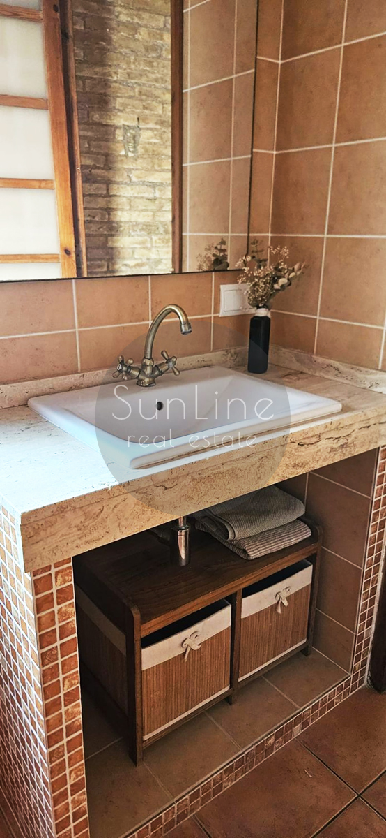Furnished loft with high ceilings in downtown Valencia