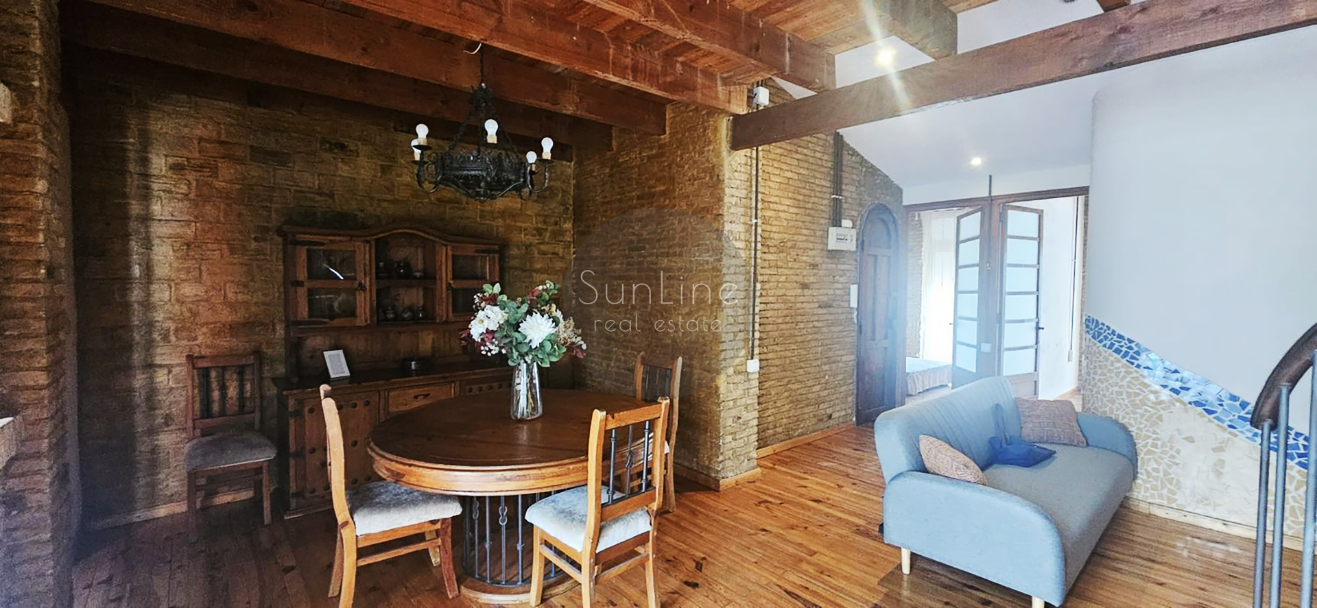Furnished loft with high ceilings in downtown Valencia