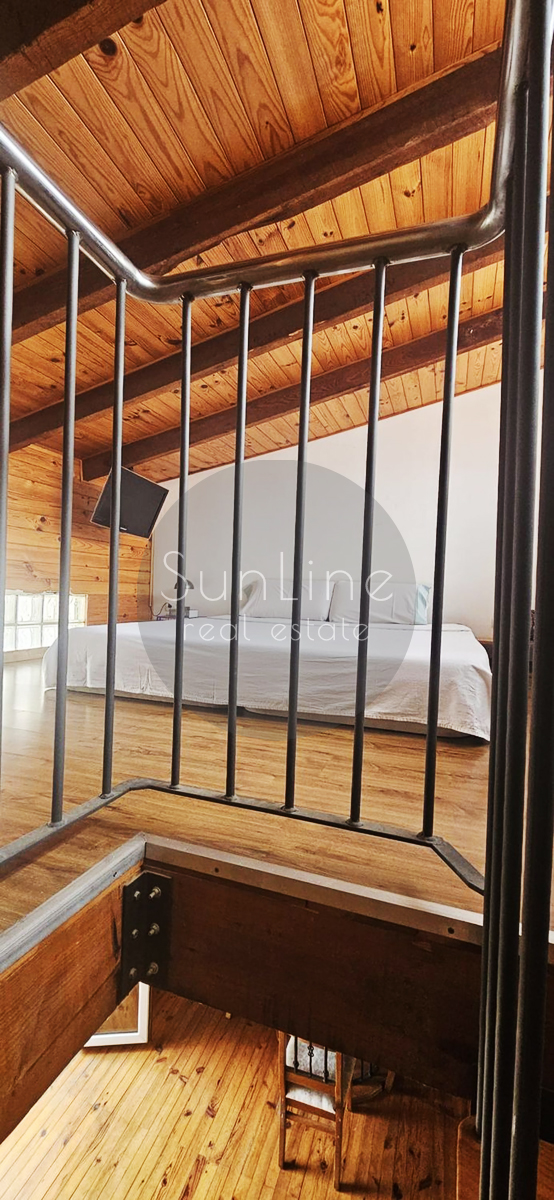 Furnished loft with high ceilings in downtown Valencia