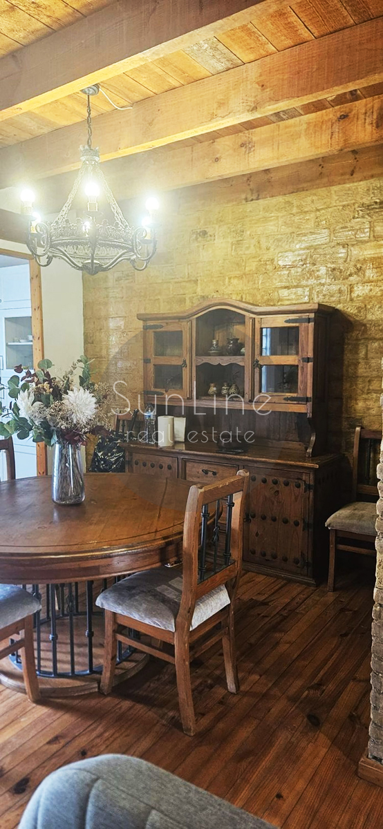 Furnished loft with high ceilings in downtown Valencia