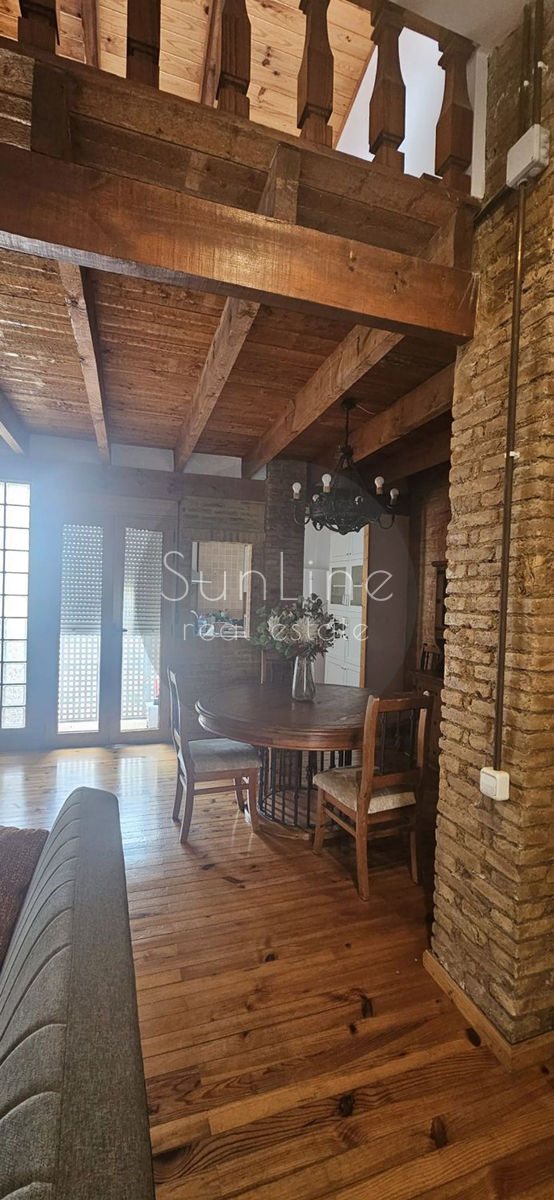 Furnished loft with high ceilings in downtown Valencia
