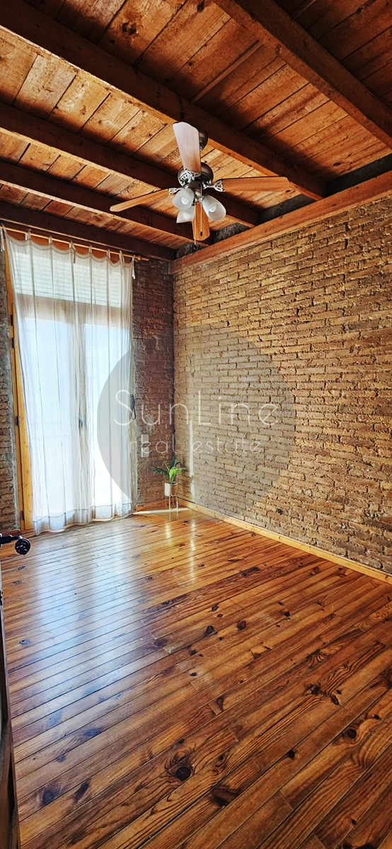 Furnished loft with high ceilings in downtown Valencia