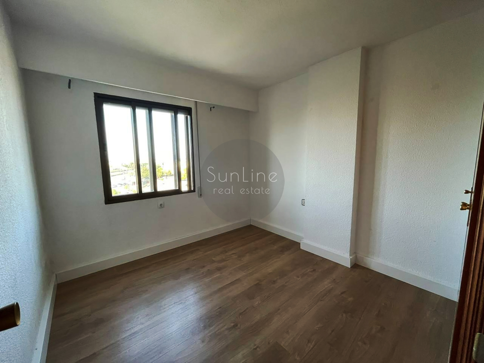 Spacious apartment with balcony and panoramic views in La Carrasca