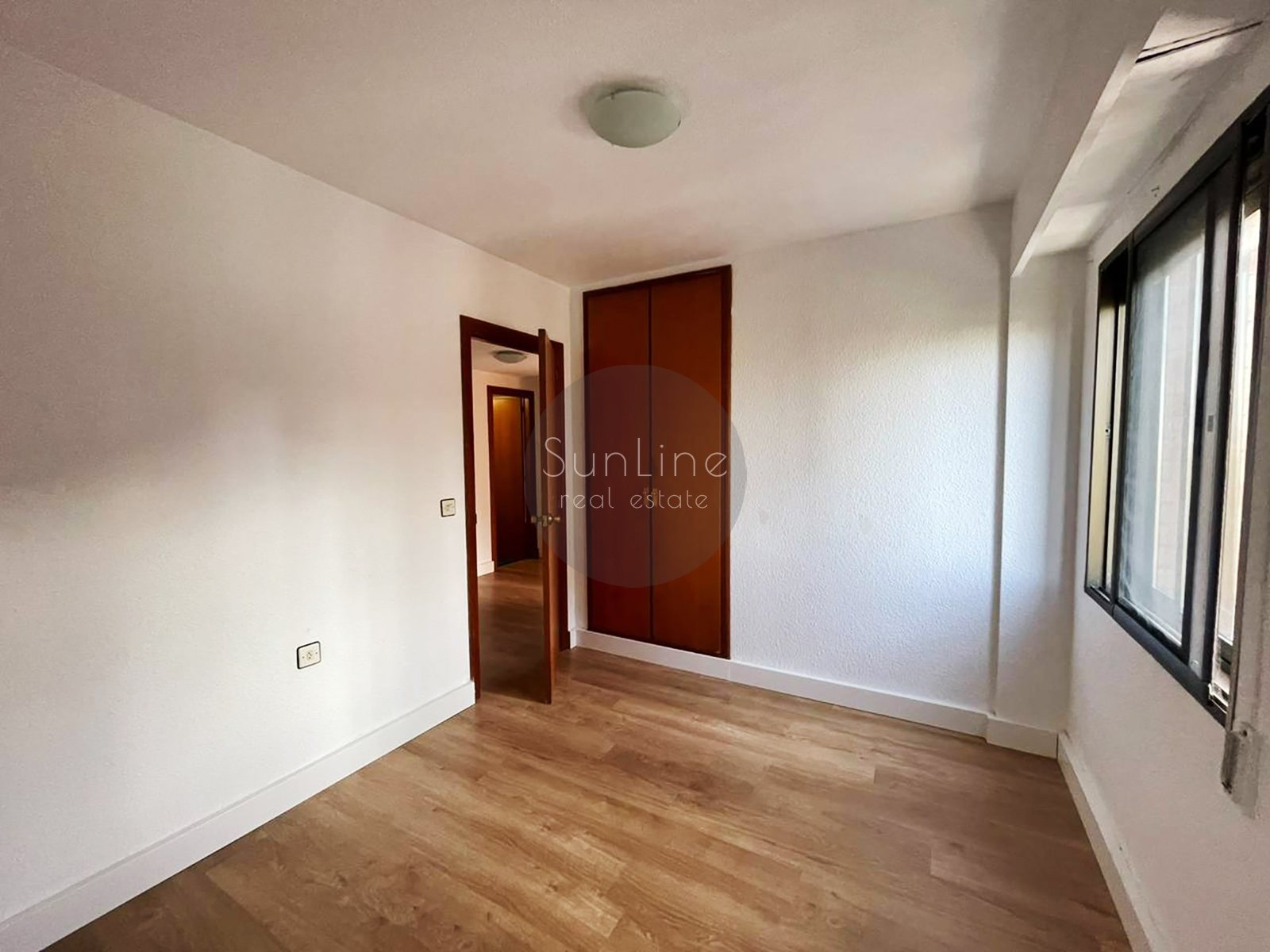 Spacious apartment with balcony and panoramic views in La Carrasca