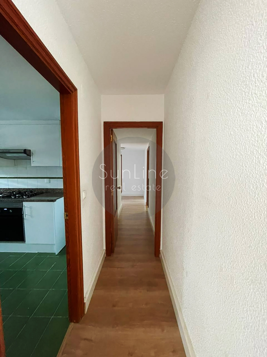 Spacious apartment with balcony and panoramic views in La Carrasca