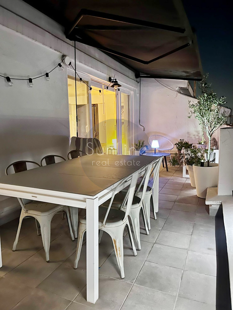 Penthouse with a 22 m² terrace and city view in Nou Campanar