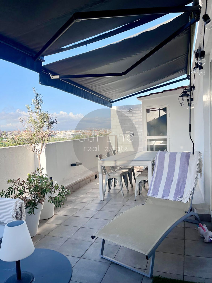 Penthouse with a 22 m² terrace and city view in Nou Campanar