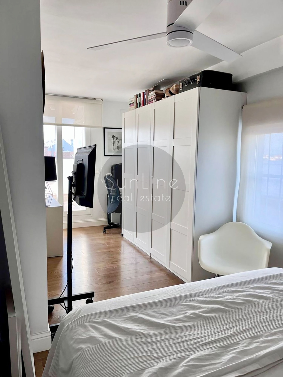 Penthouse with a 22 m² terrace and city view in Nou Campanar