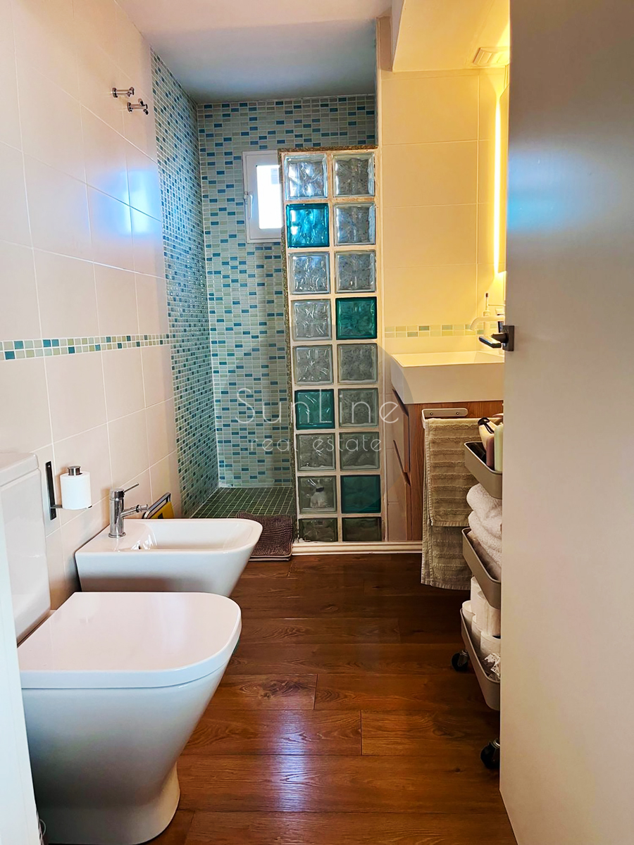 Penthouse with a 22 m² terrace and city view in Nou Campanar